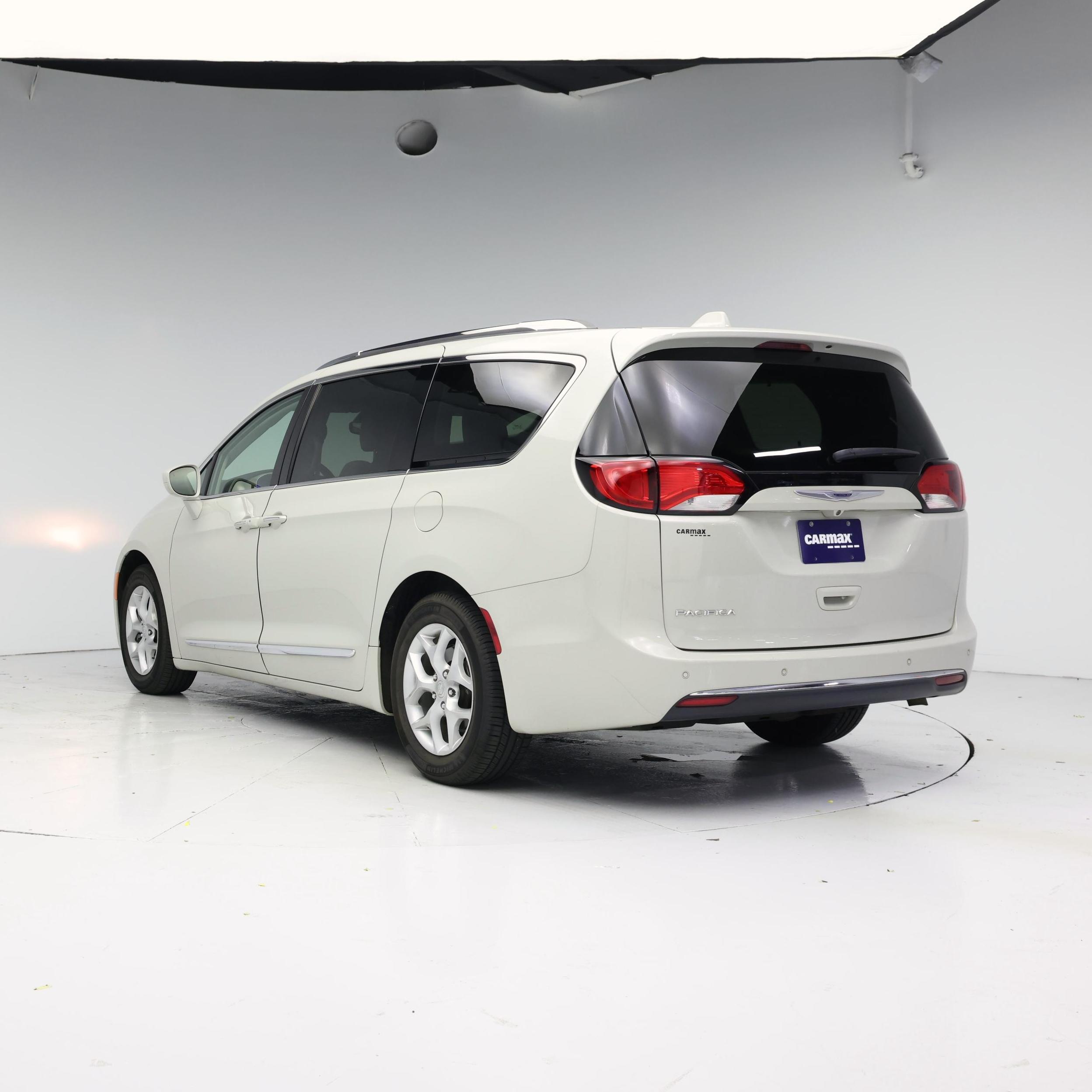 Thumbnail: 2019 Chrysler Pacifica - 2