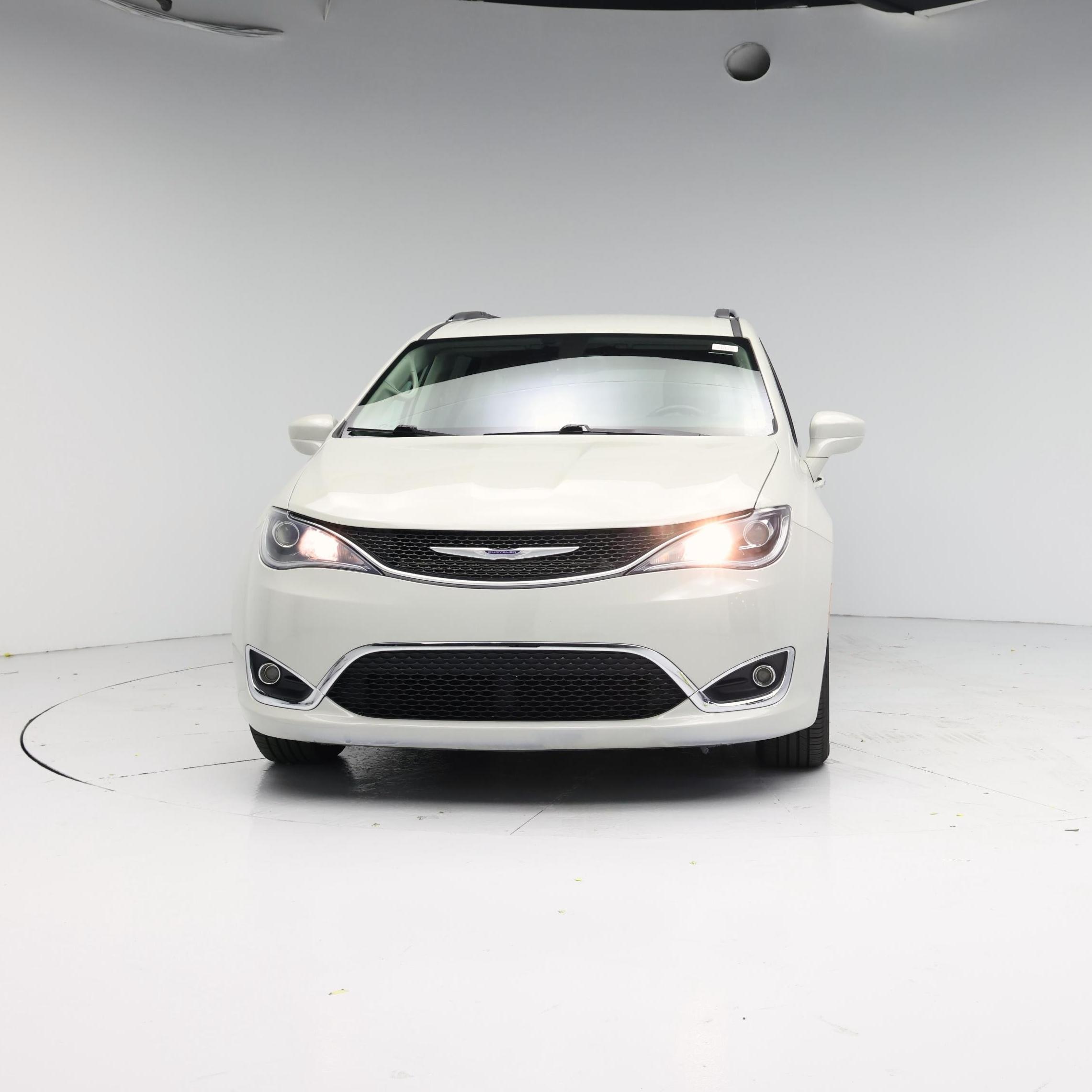 Thumbnail: 2019 Chrysler Pacifica - 5