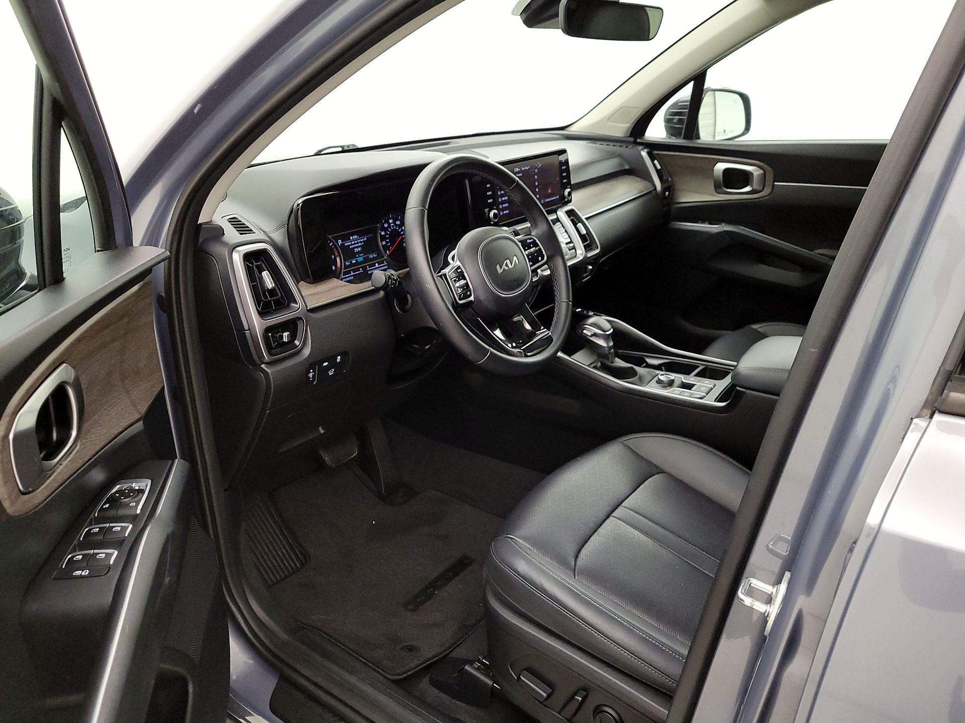 Thumbnail: 2023 Kia Sorento - 11