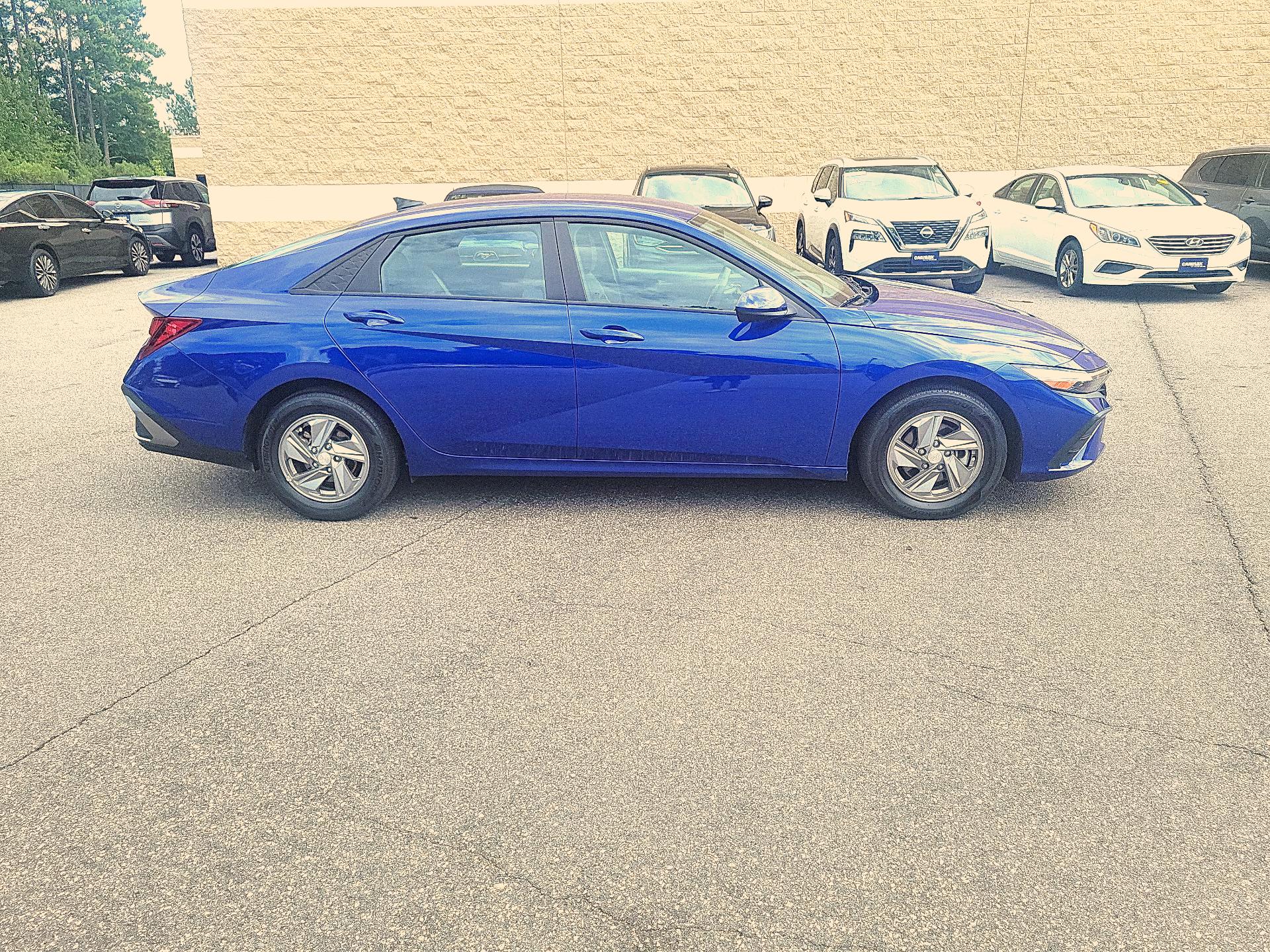 Thumbnail: 2025 Hyundai Elantra - 4