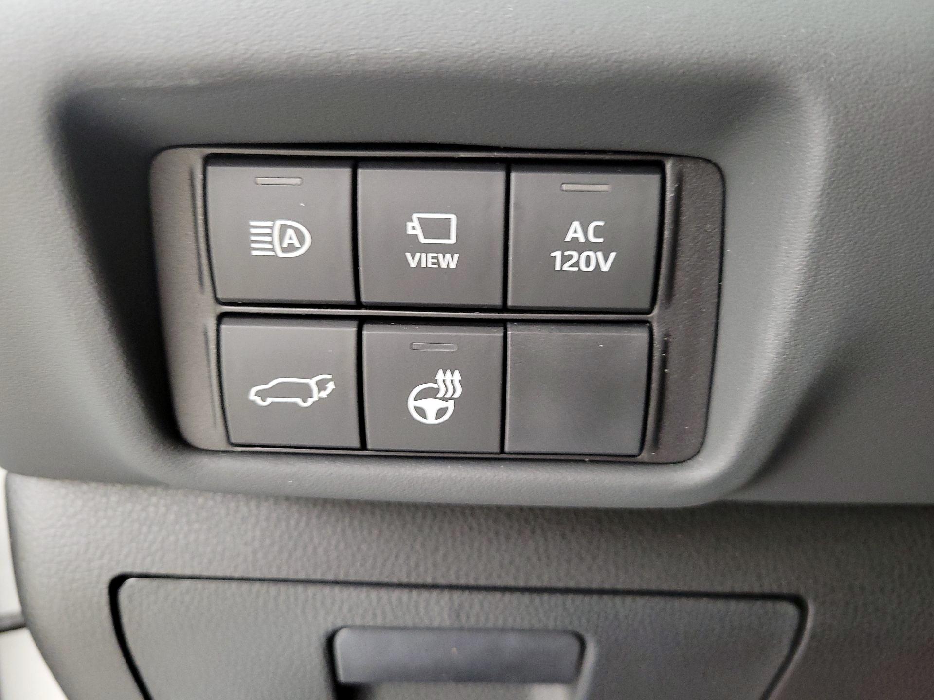 Thumbnail: 2024 Toyota Highlander - 13