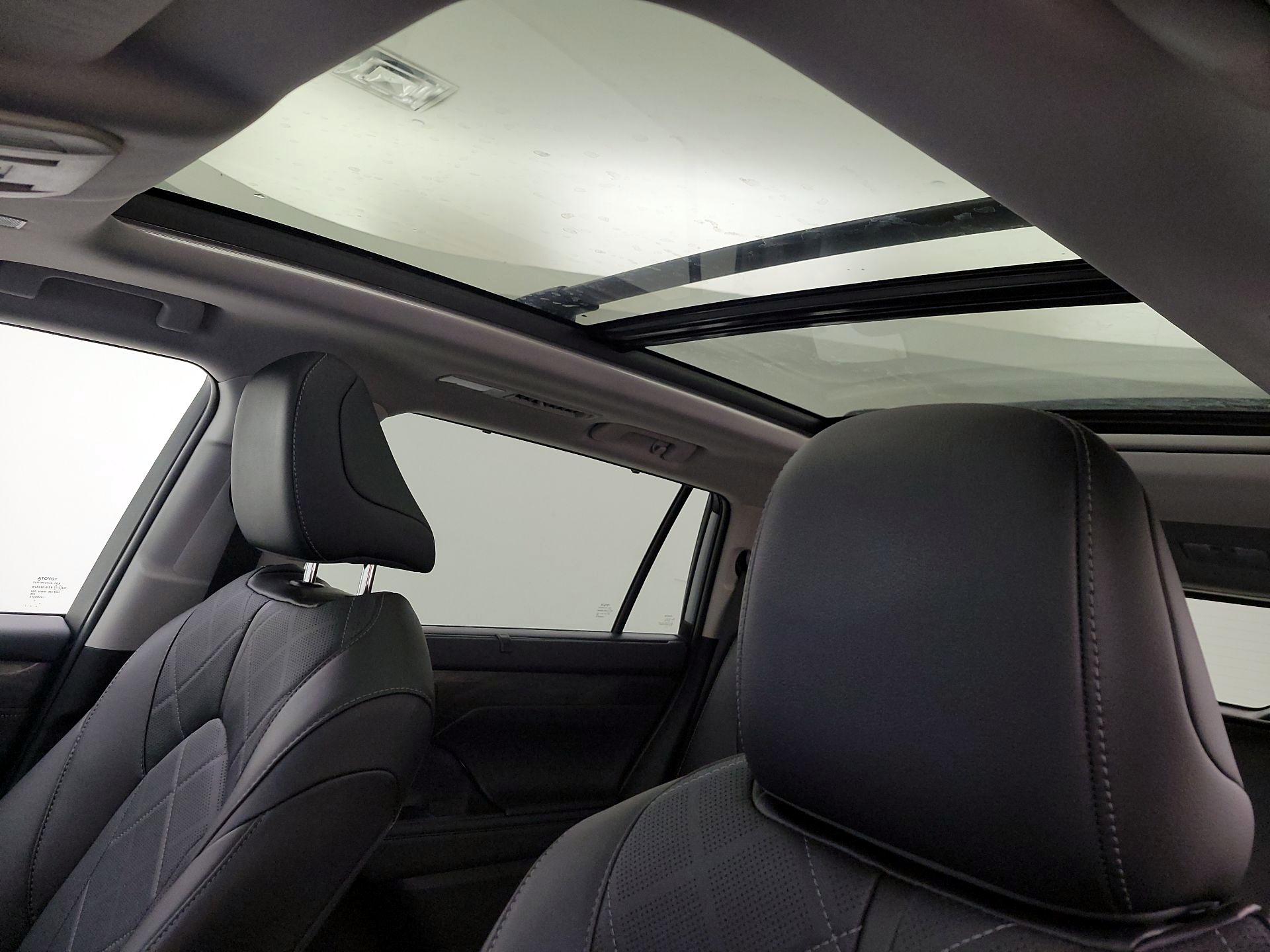 Thumbnail: 2024 Toyota Highlander - 20