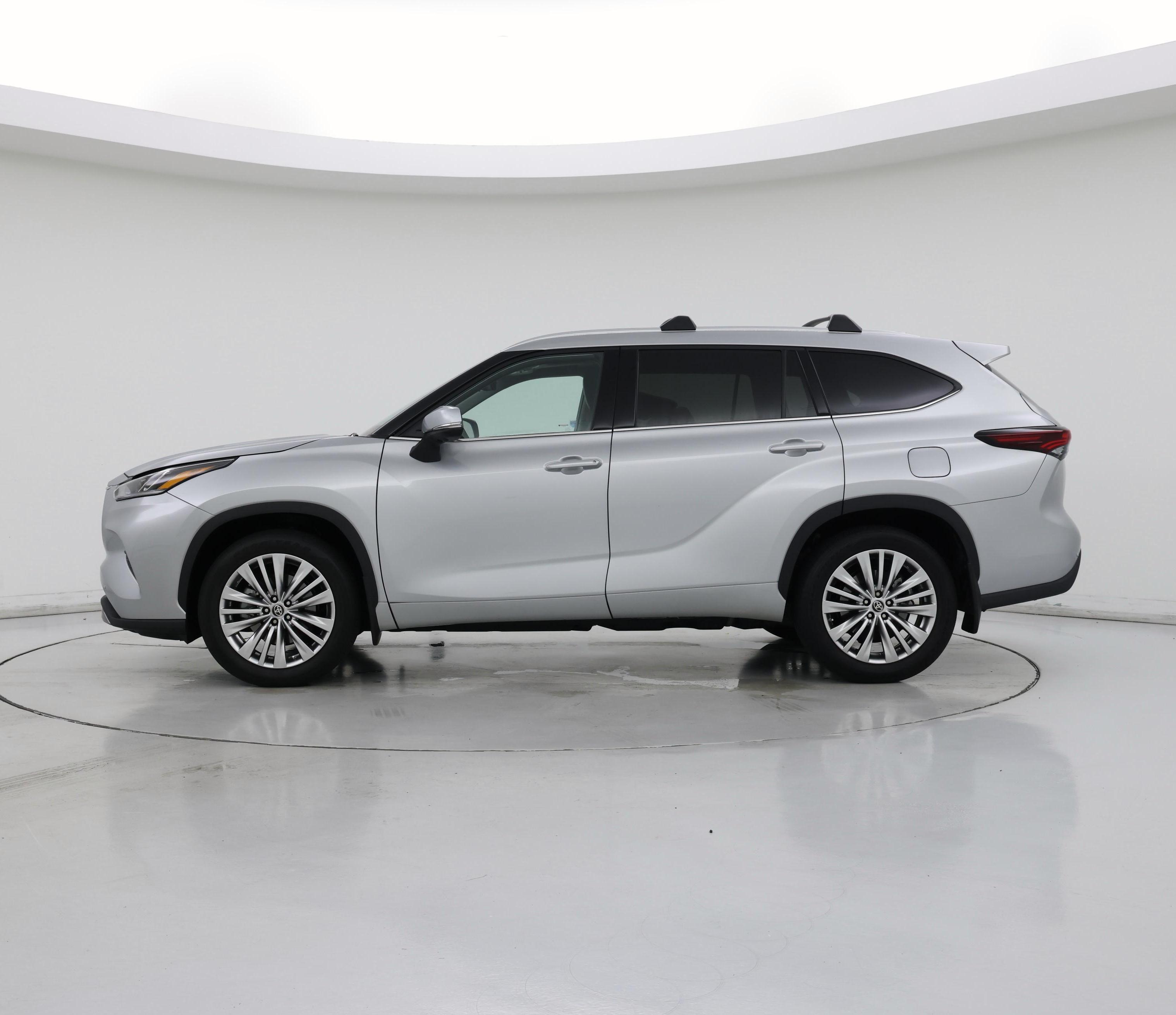 Thumbnail: 2024 Toyota Highlander - 3