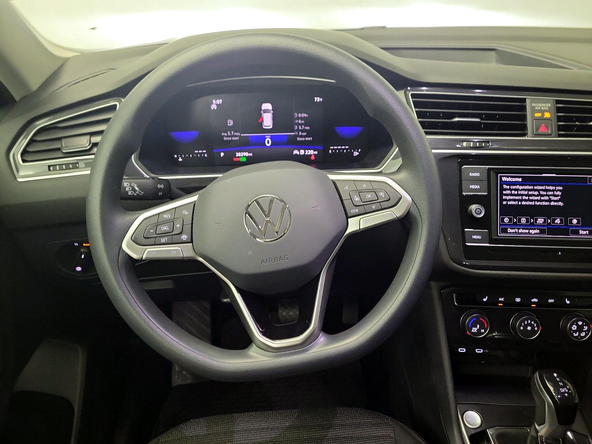 Thumbnail: 2023 Volkswagen Tiguan - 10