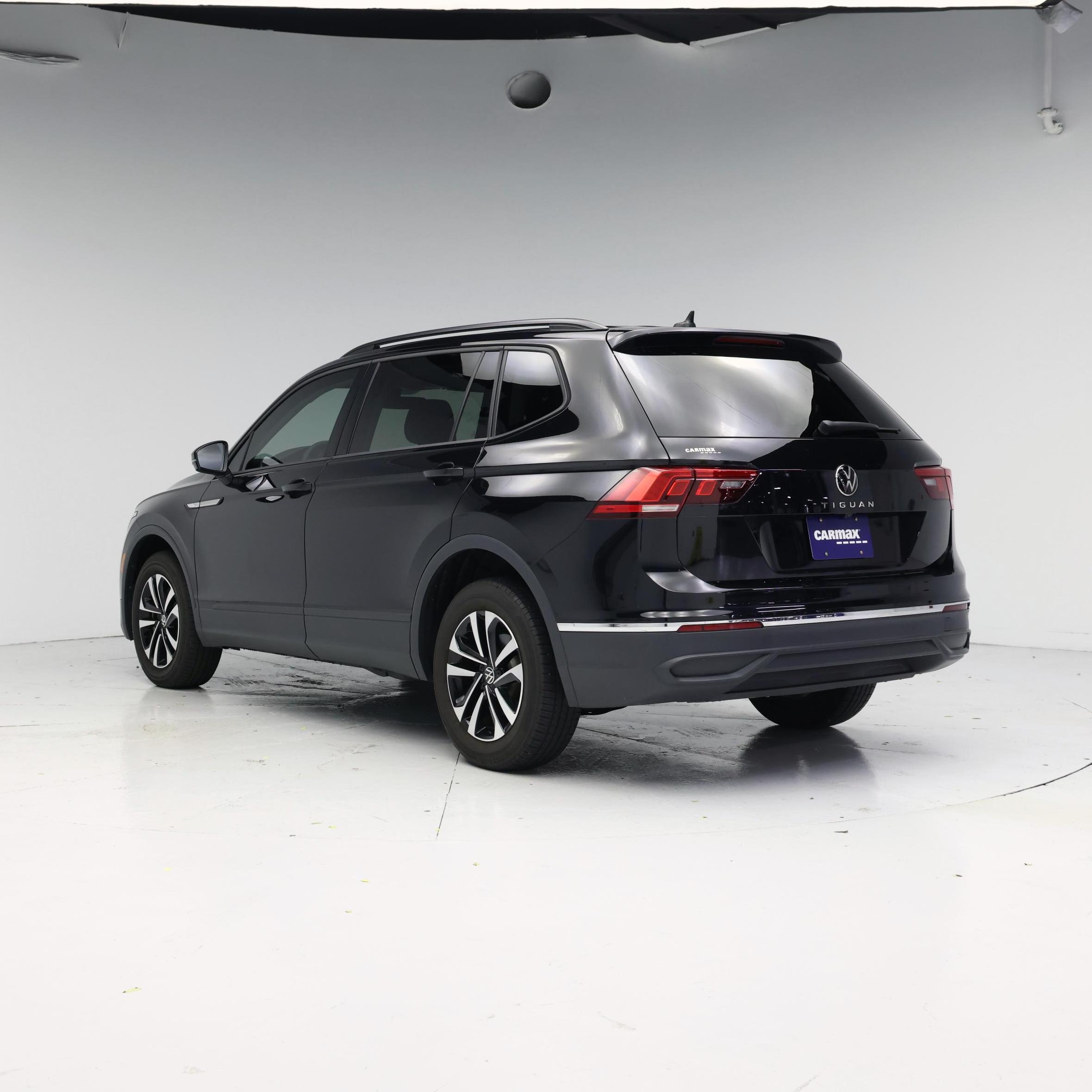 Thumbnail: 2023 Volkswagen Tiguan - 2