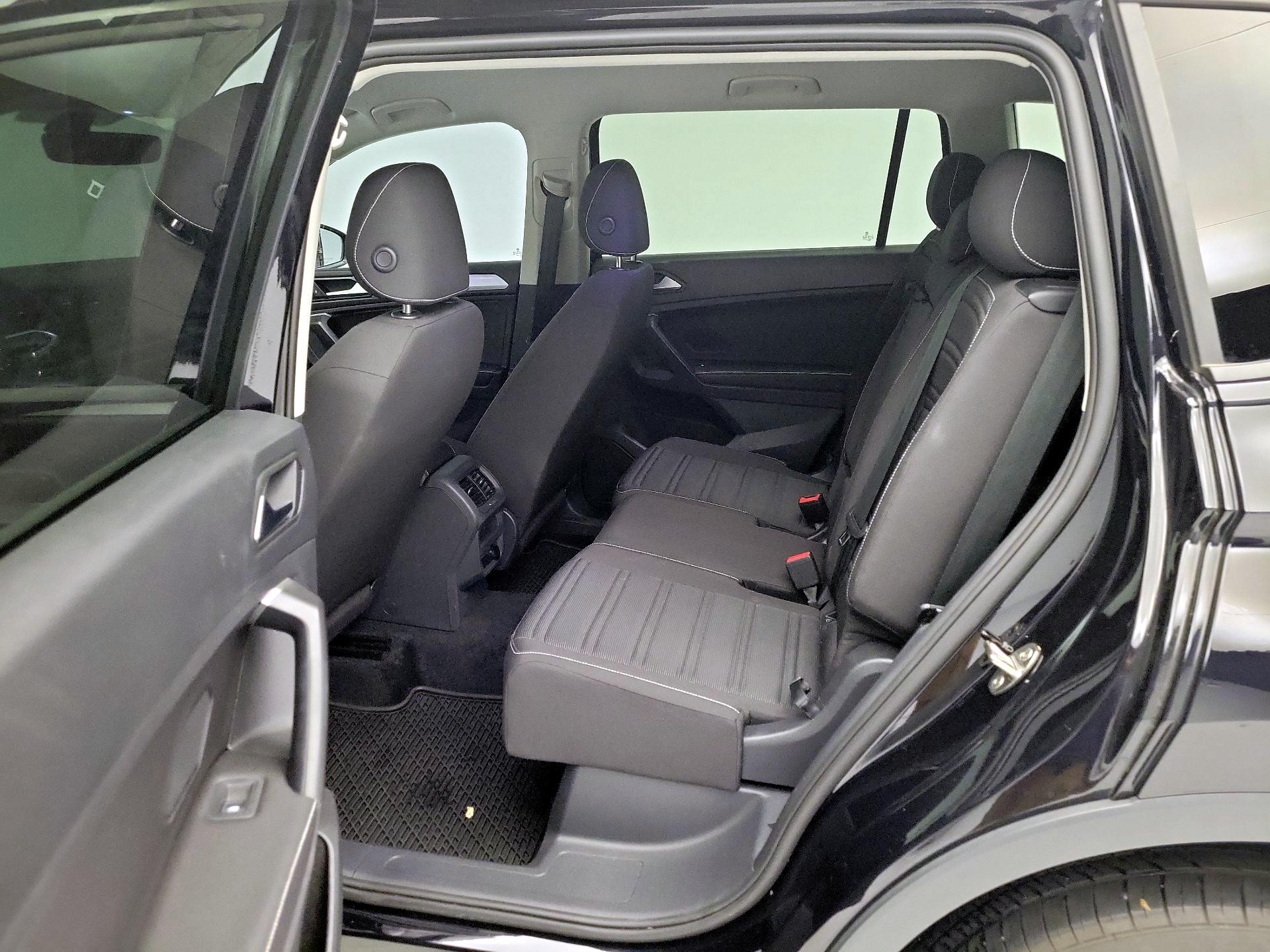 Thumbnail: 2023 Volkswagen Tiguan - 19