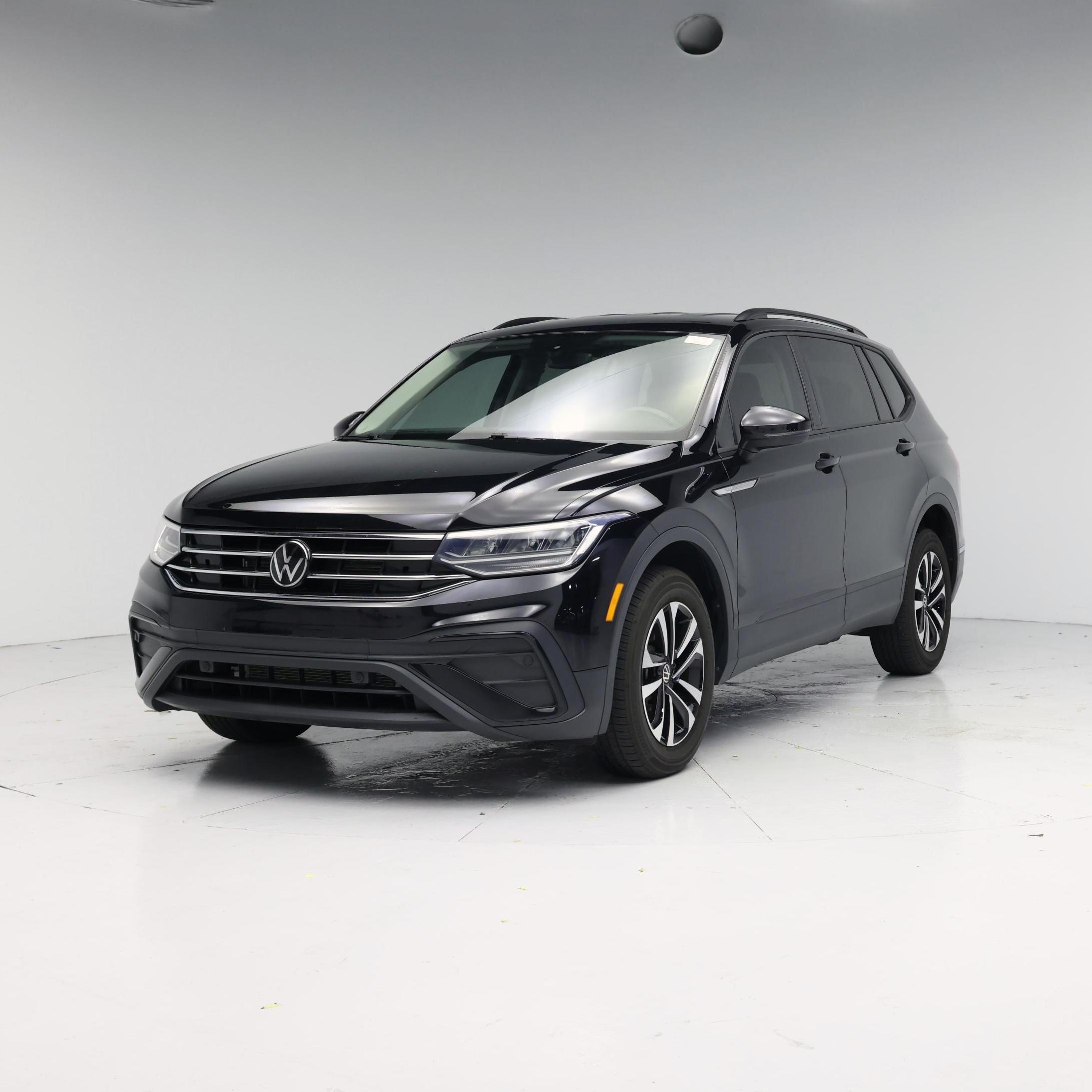 Thumbnail: 2023 Volkswagen Tiguan - 4