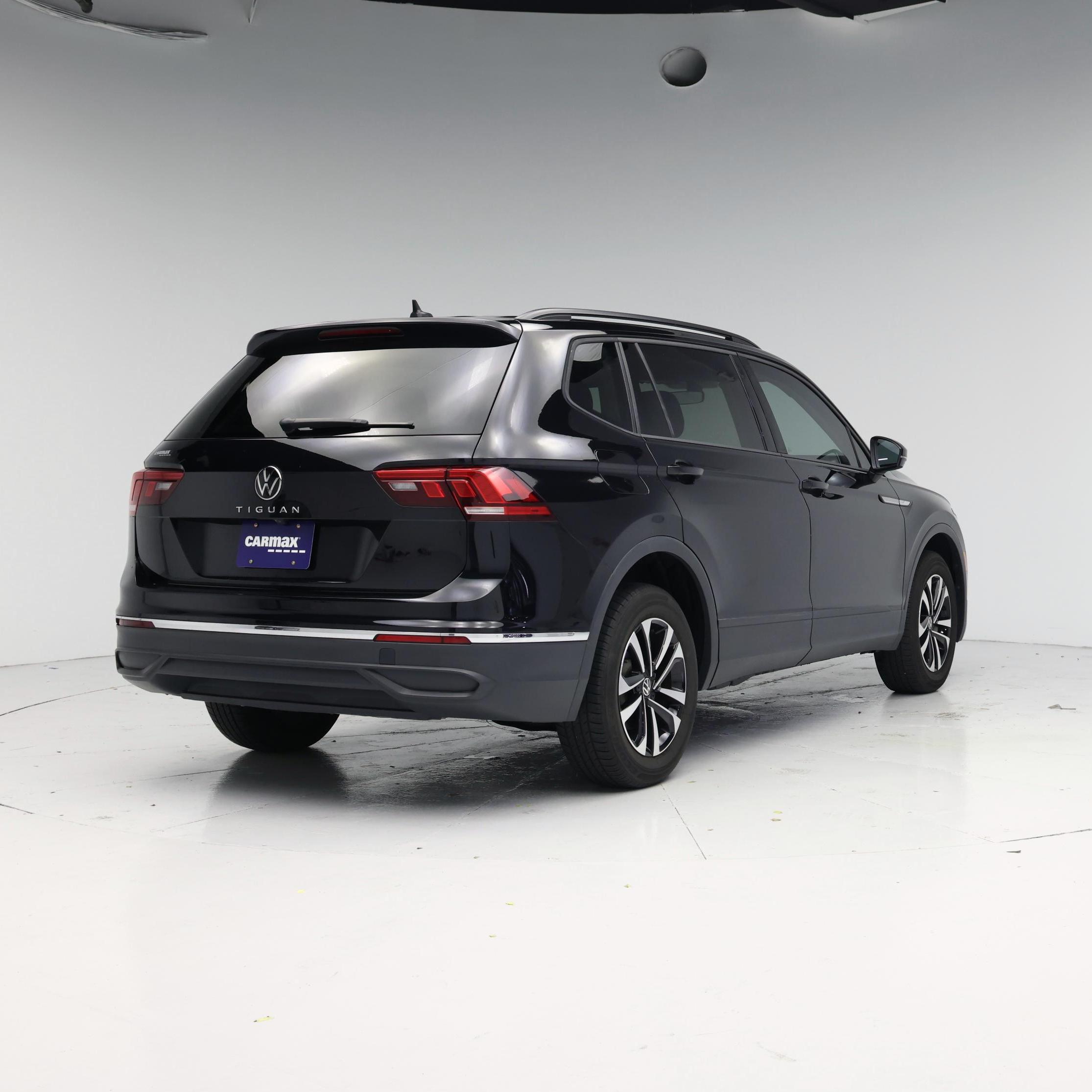 Thumbnail: 2023 Volkswagen Tiguan - 8