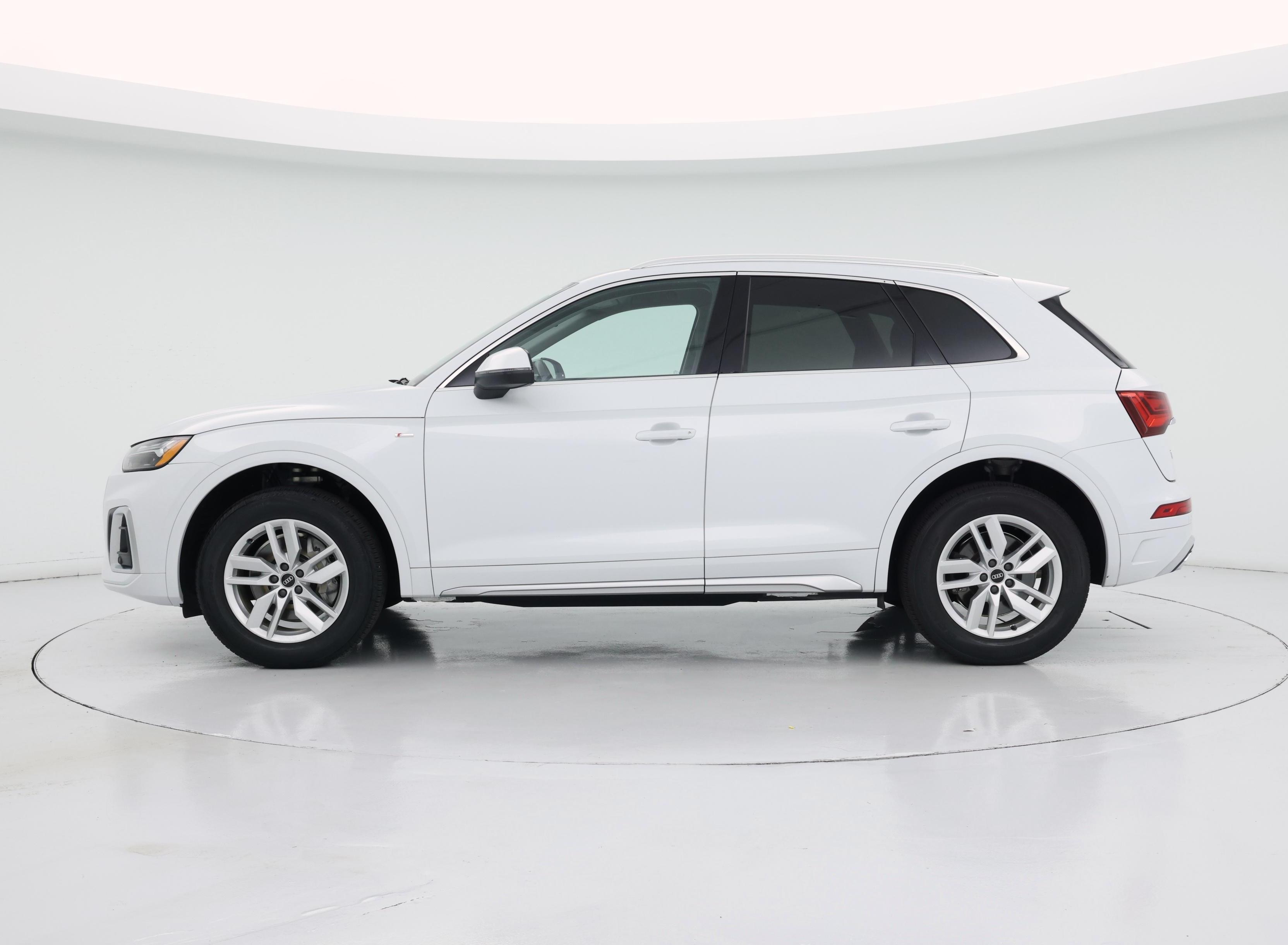 Thumbnail: 2022 Audi Q5 - 3