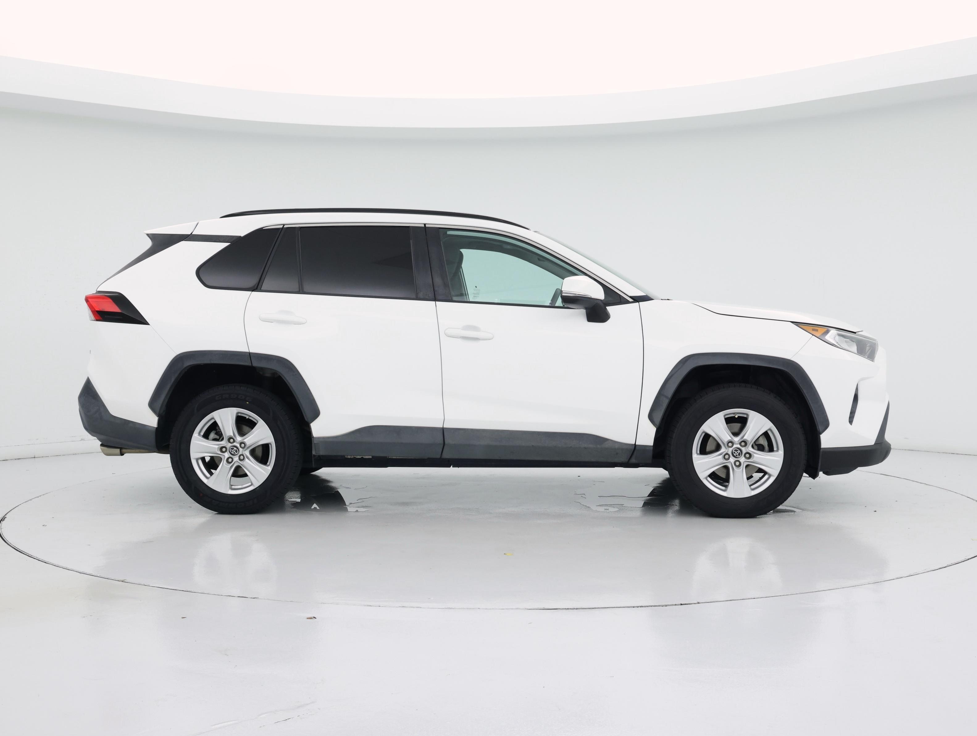 Thumbnail: 2019 Toyota RAV4 - 7