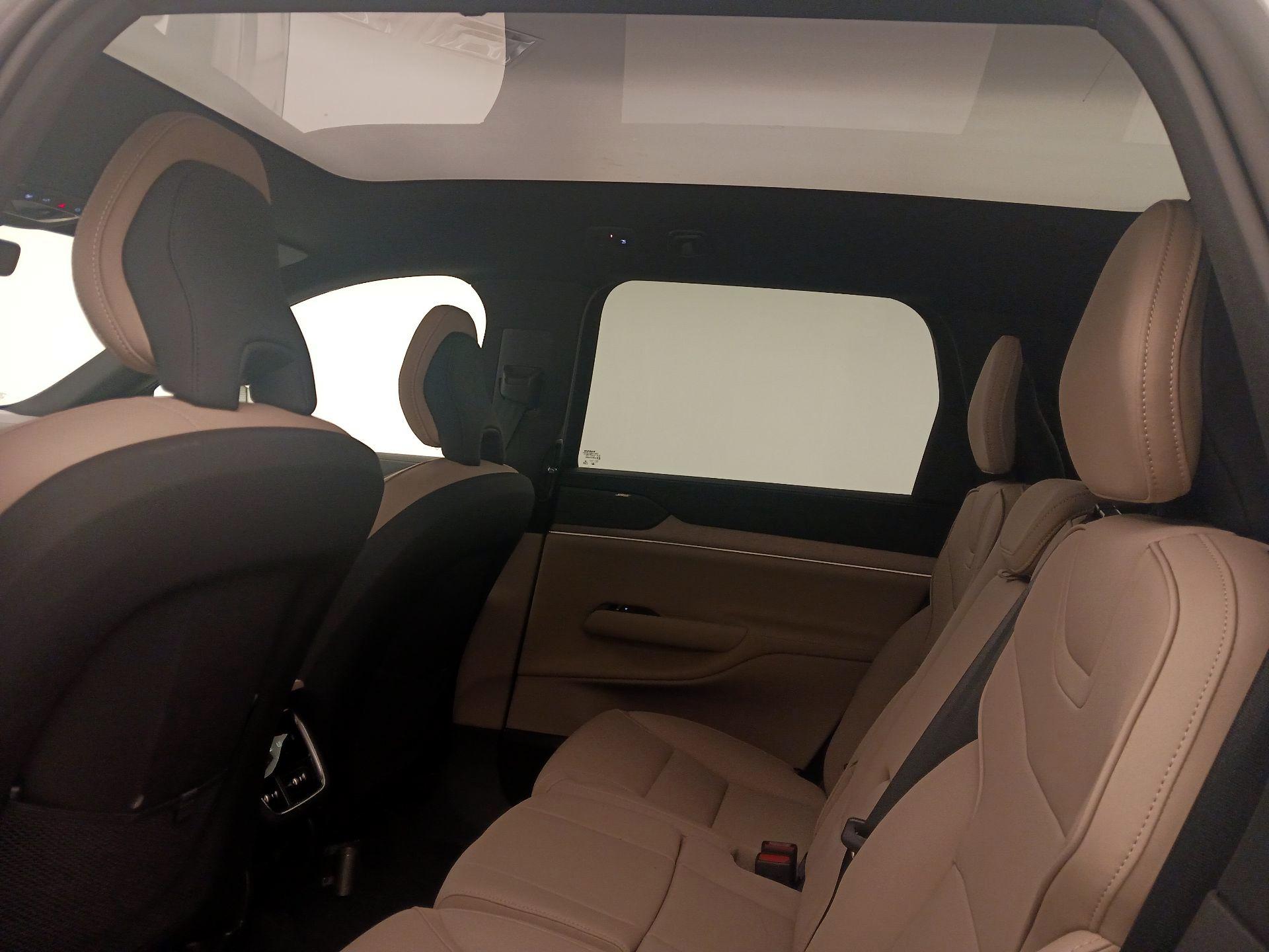 Thumbnail: 2025 Volvo EX90 - 19