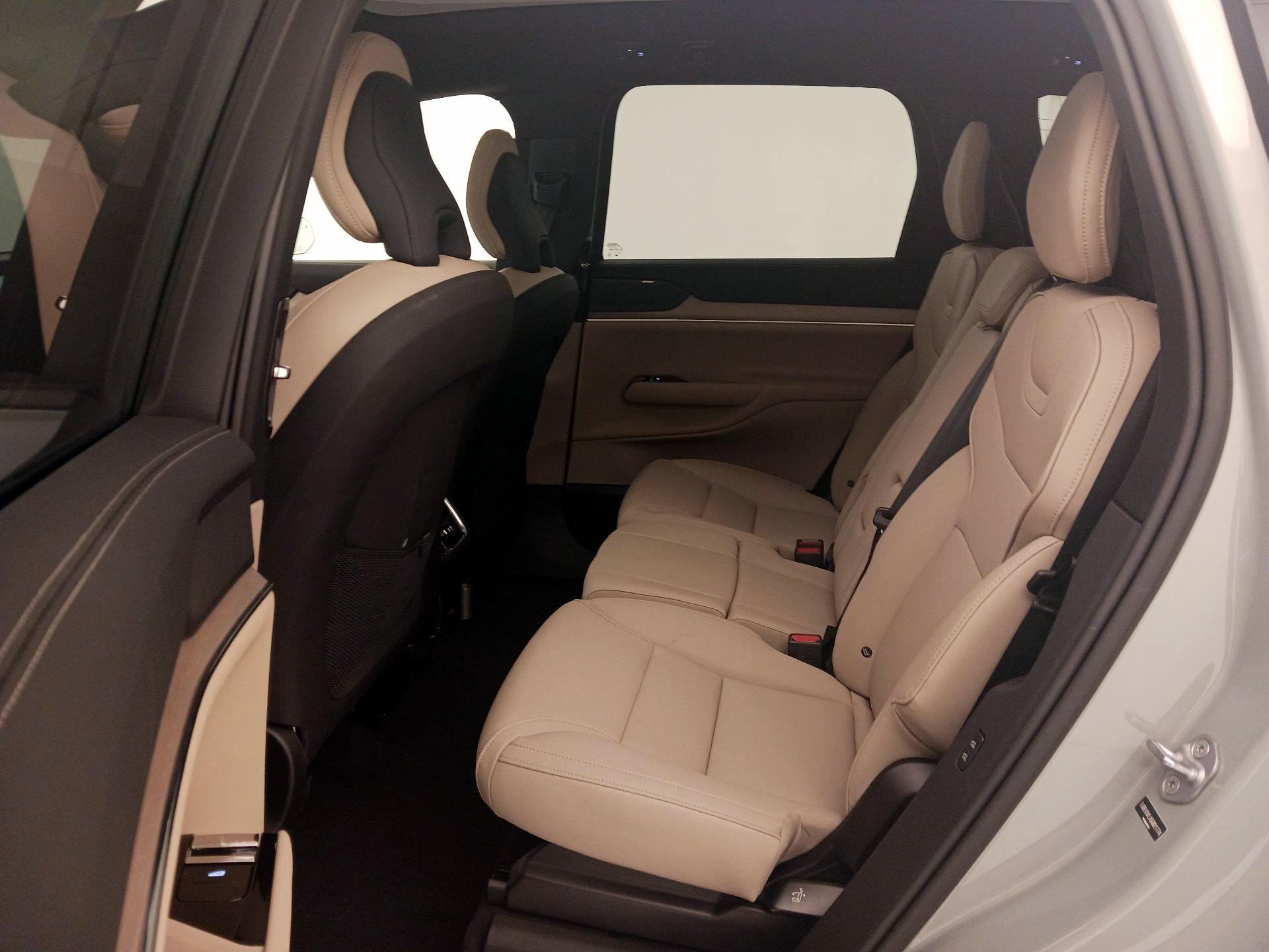 Thumbnail: 2025 Volvo EX90 - 20