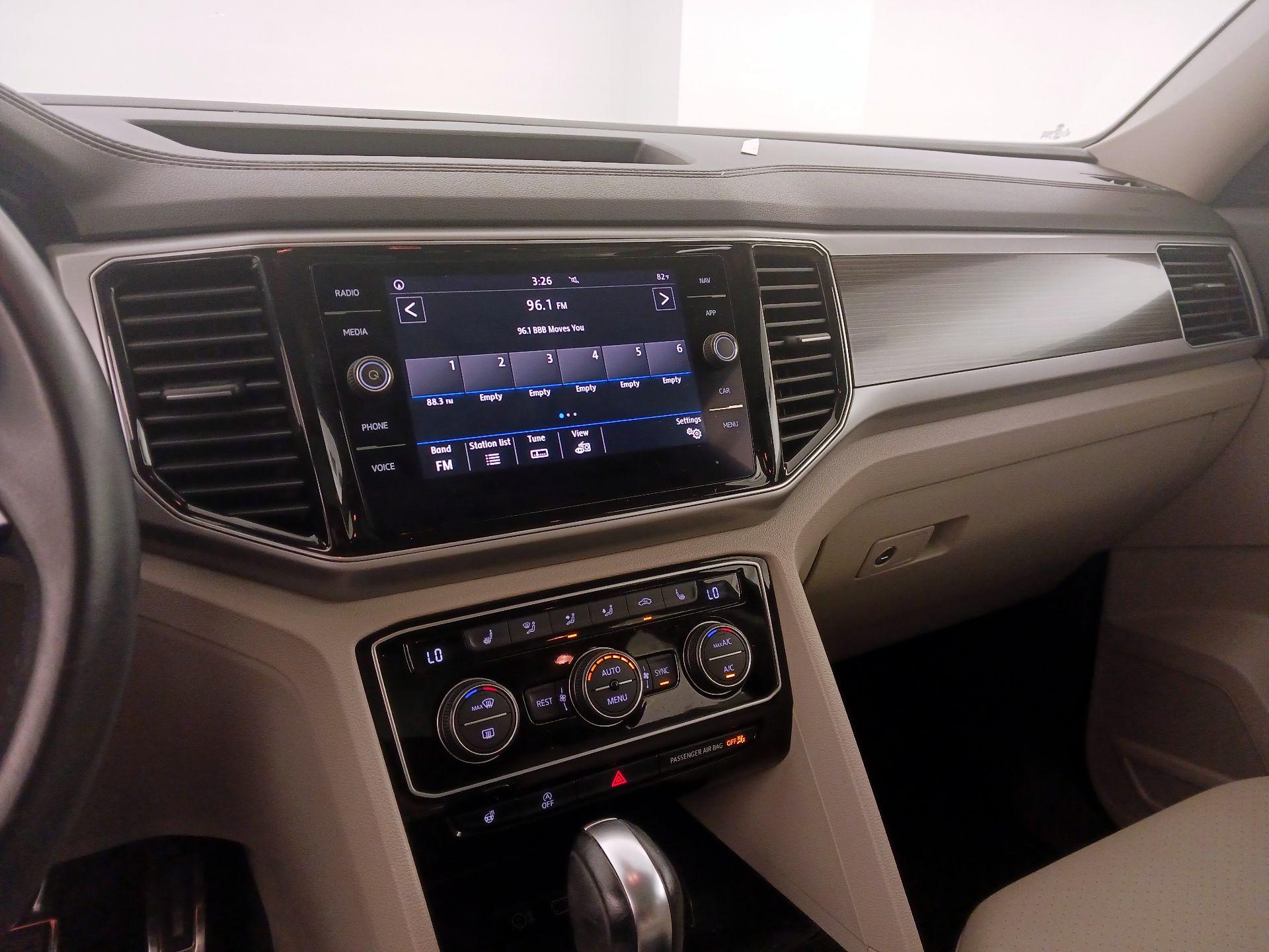 Thumbnail: 2019 Volkswagen Atlas - 16
