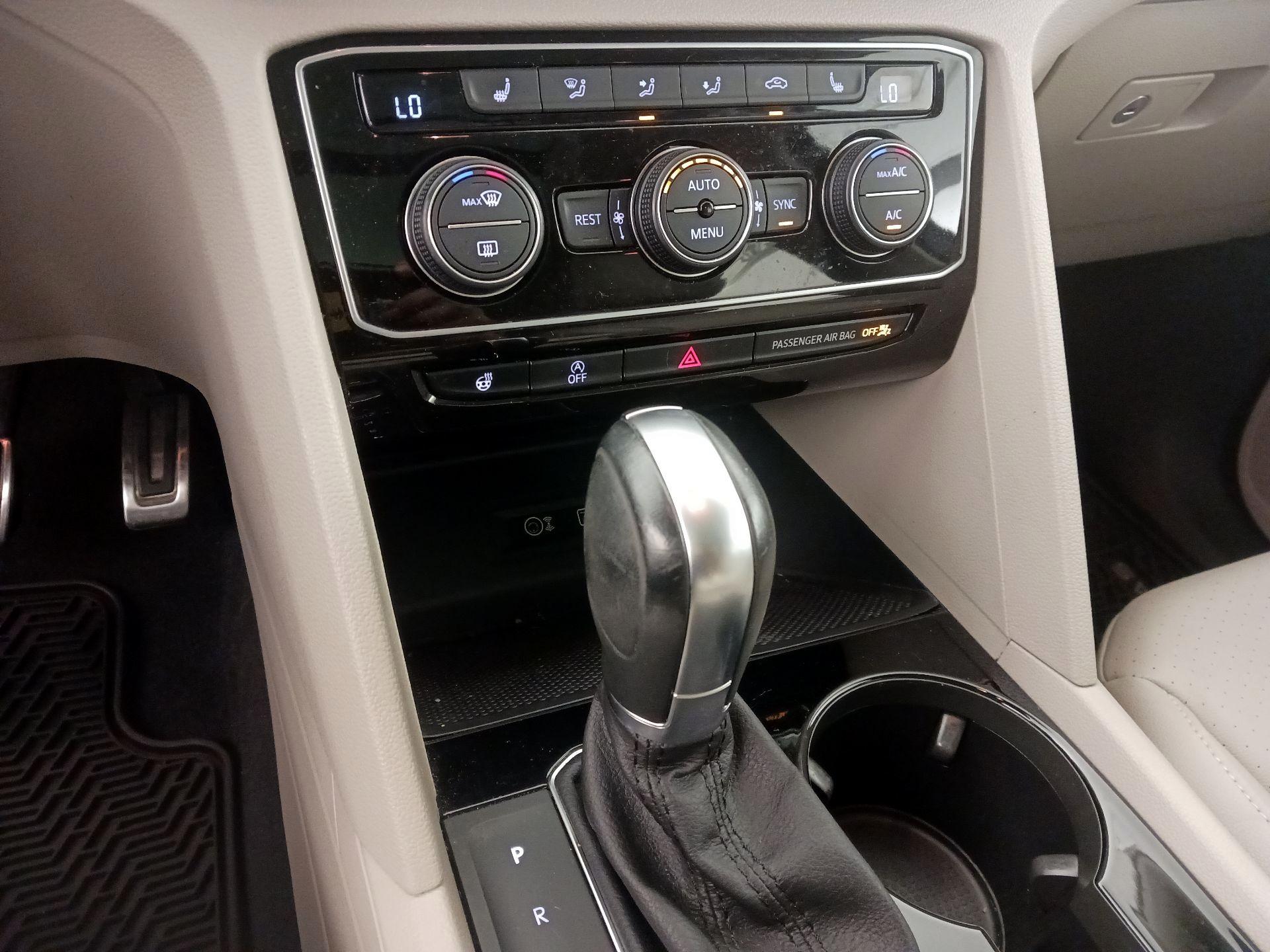 Thumbnail: 2019 Volkswagen Atlas - 17