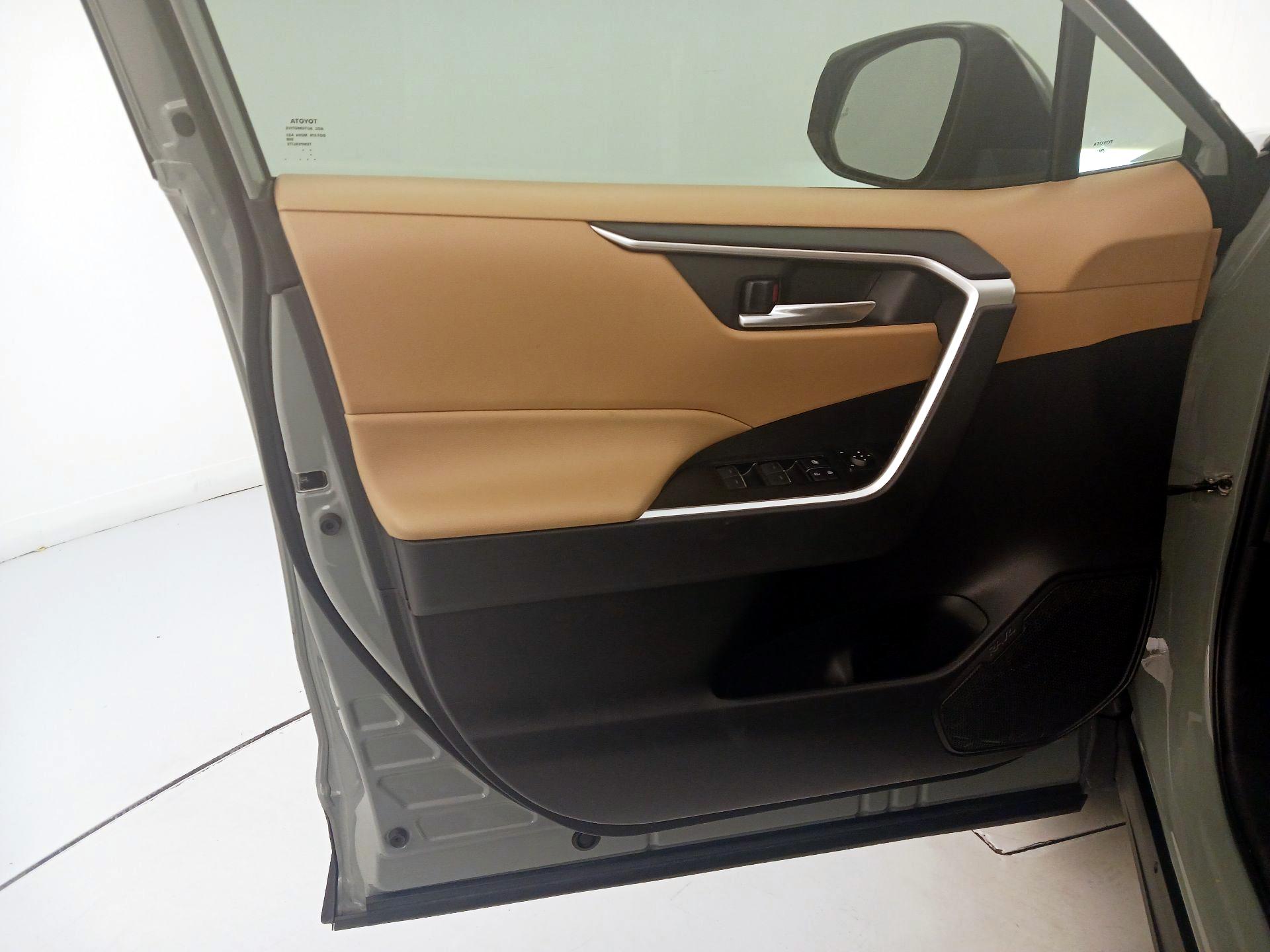 Thumbnail: 2023 Toyota RAV4 - 12