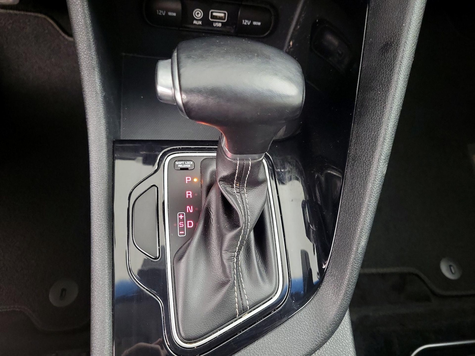 2019 Kia Niro S Touring - Photo 19