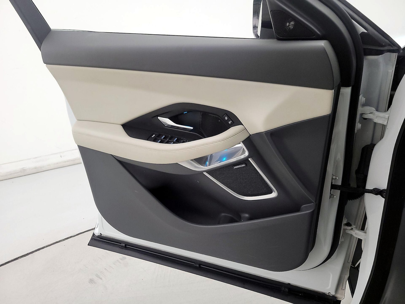 2020 Jaguar E-PACE Base - Photo 13