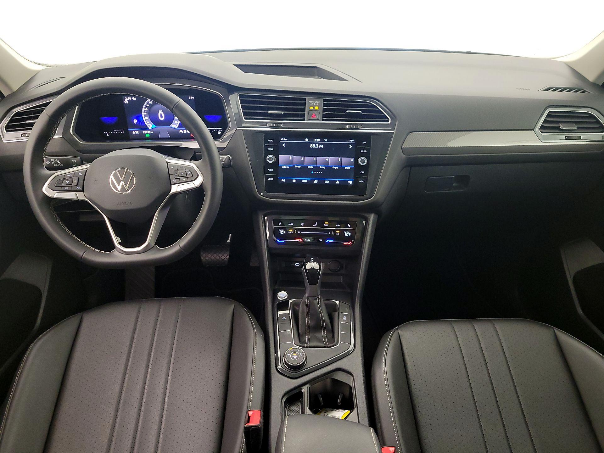Thumbnail: 2023 Volkswagen Tiguan - 9