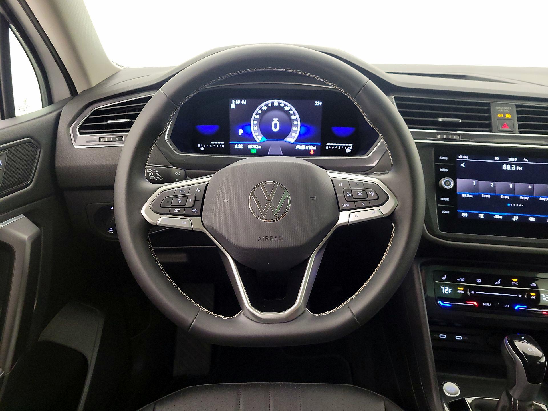 Thumbnail: 2023 Volkswagen Tiguan - 10