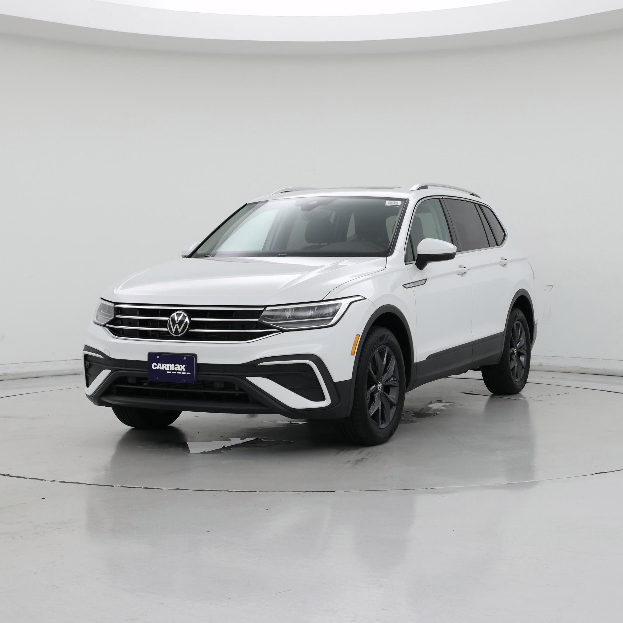Thumbnail: 2023 Volkswagen Tiguan - 4