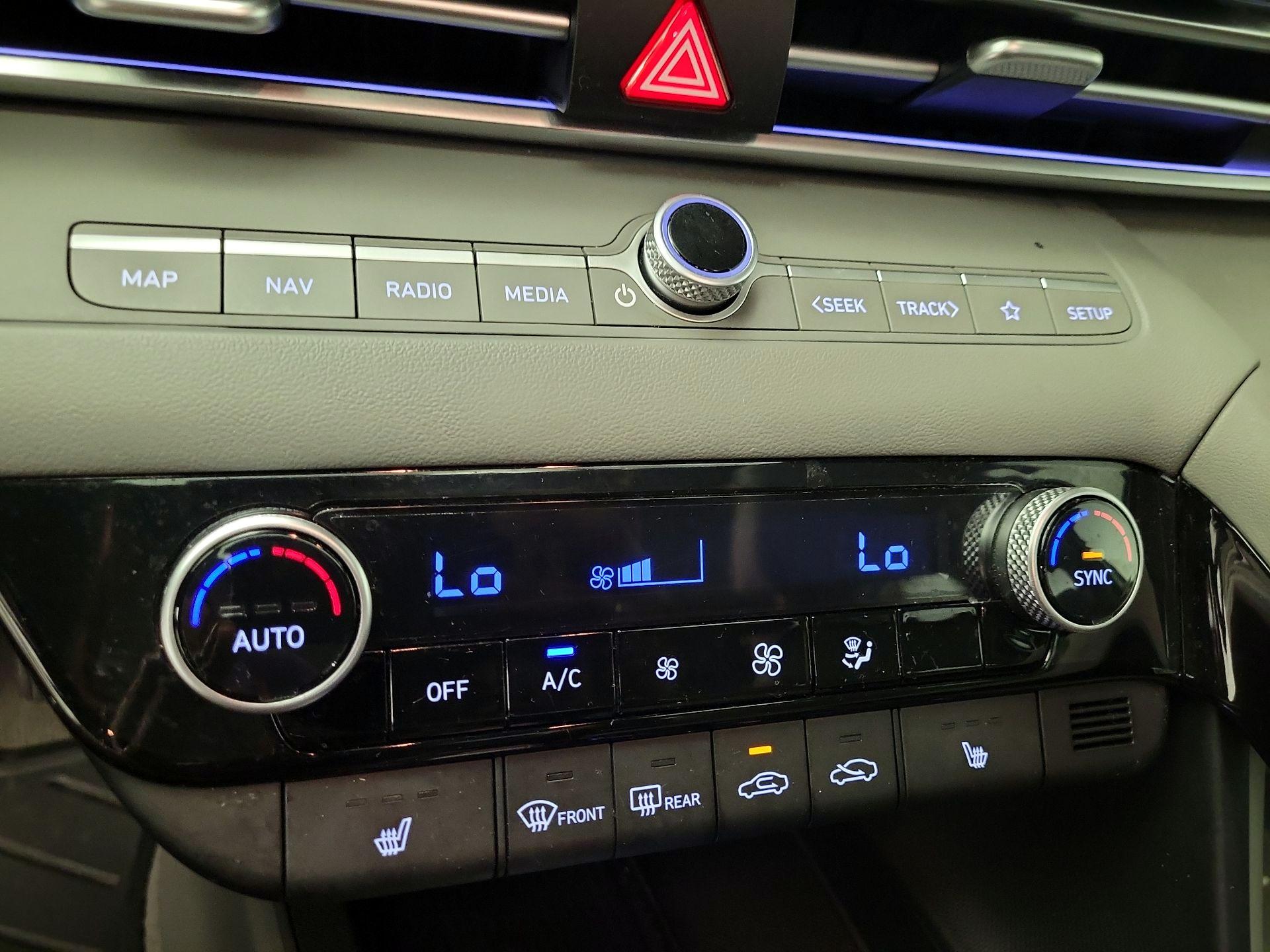 Thumbnail: 2024 Hyundai Elantra - 17