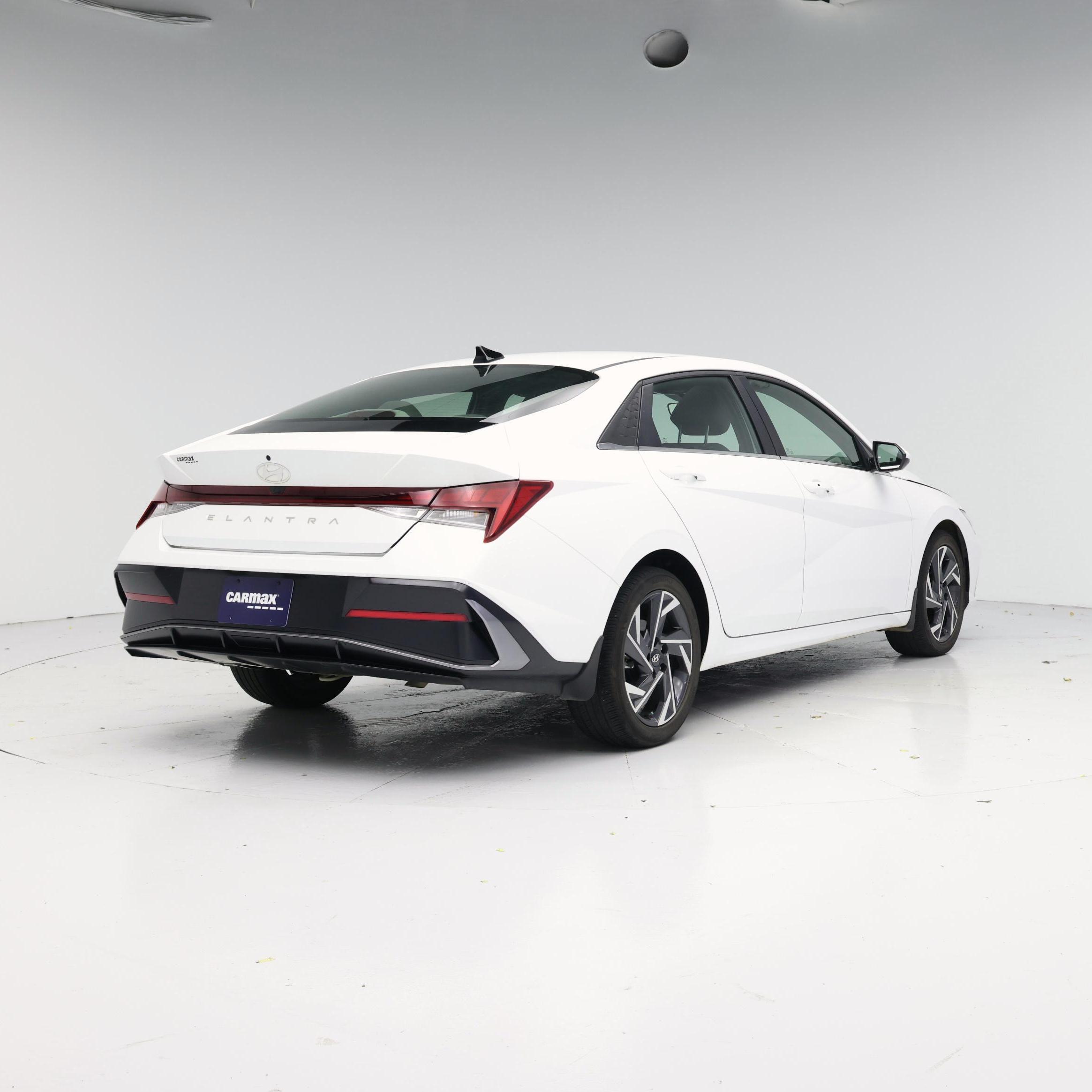 Thumbnail: 2024 Hyundai Elantra - 8