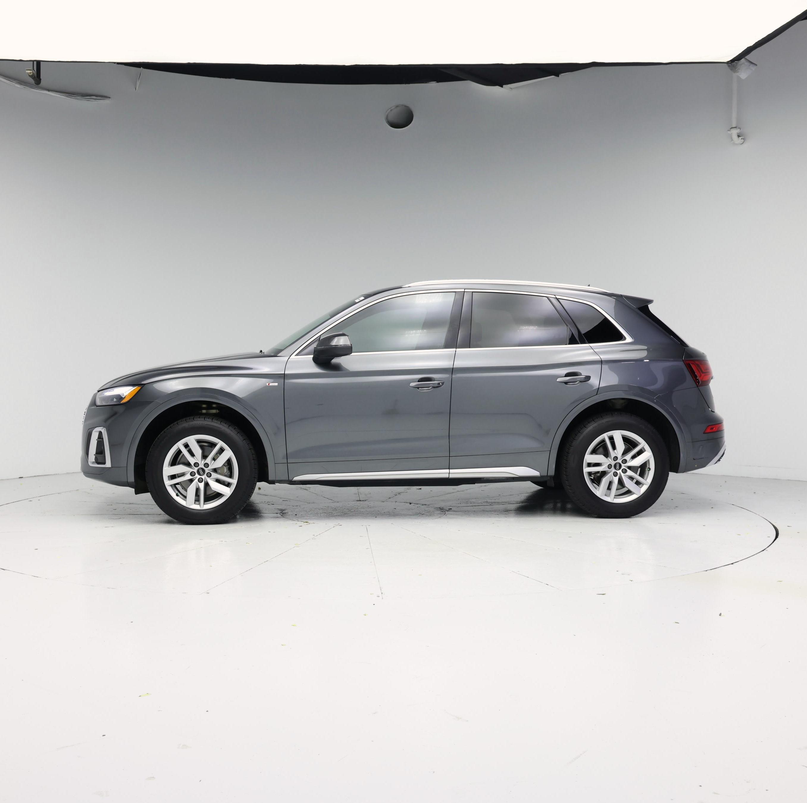 Thumbnail: 2022 Audi Q5 - 3