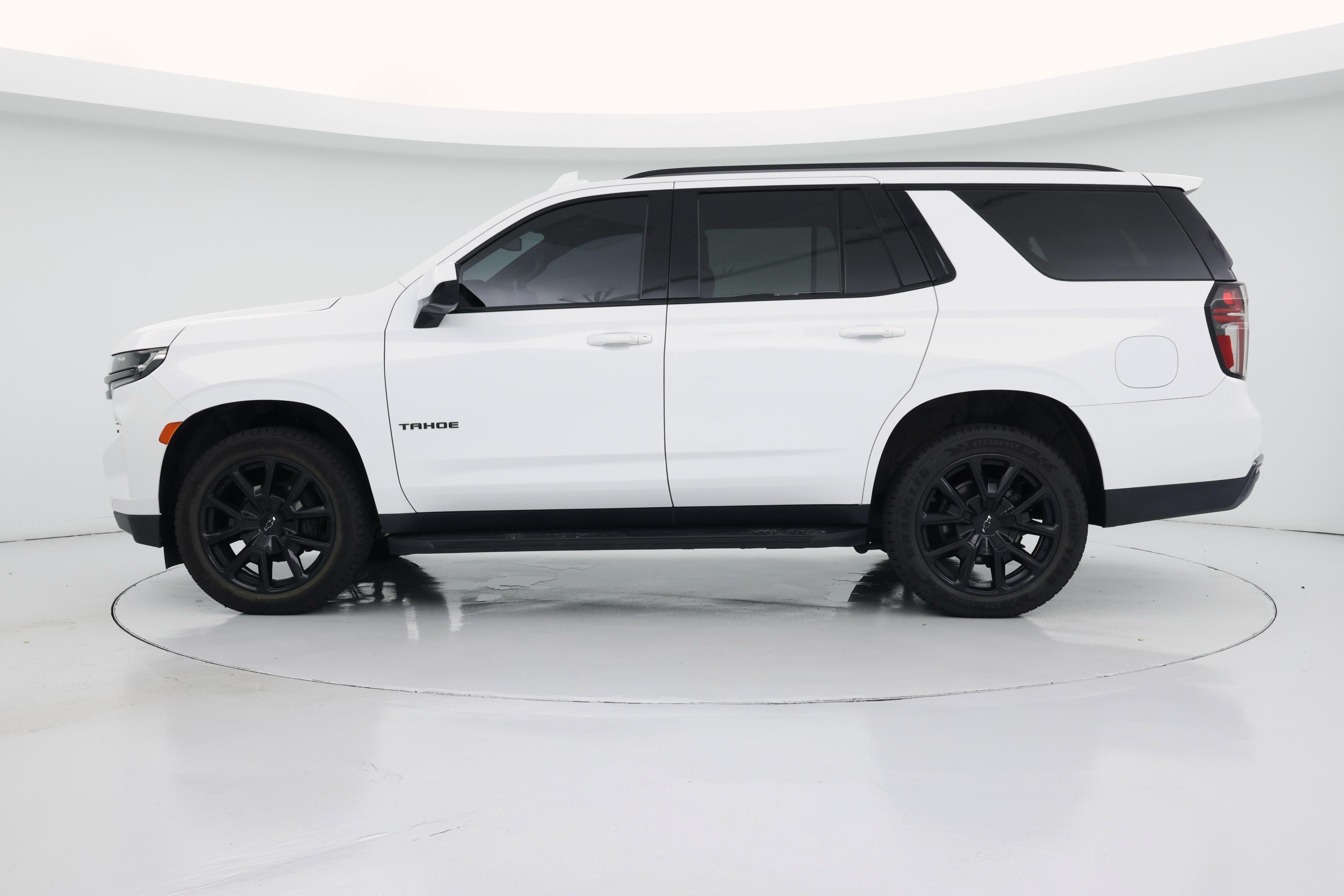 Thumbnail: 2021 Chevrolet Tahoe - 3