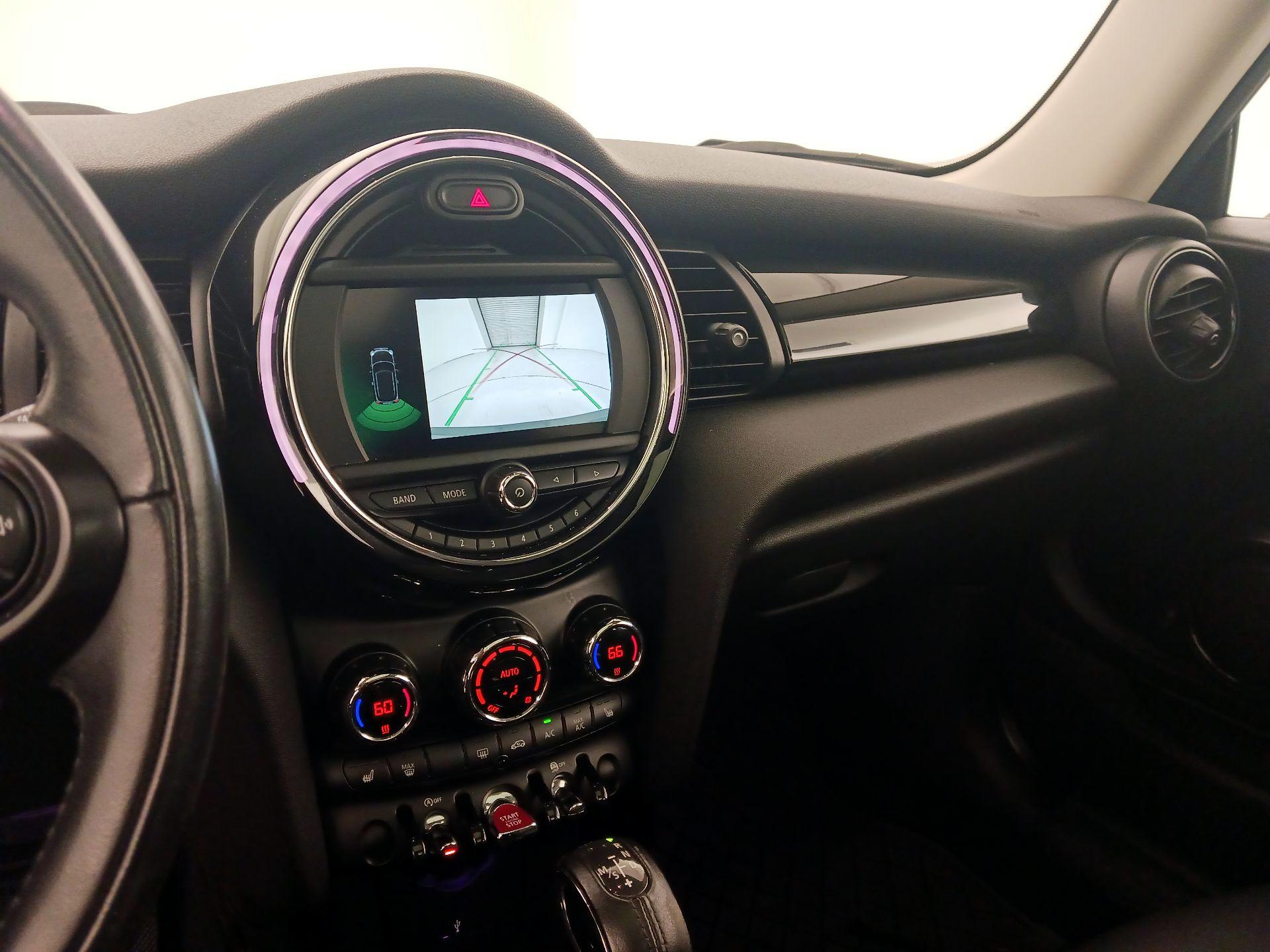 Thumbnail: 2019 MINI Cooper Hardtop - 14