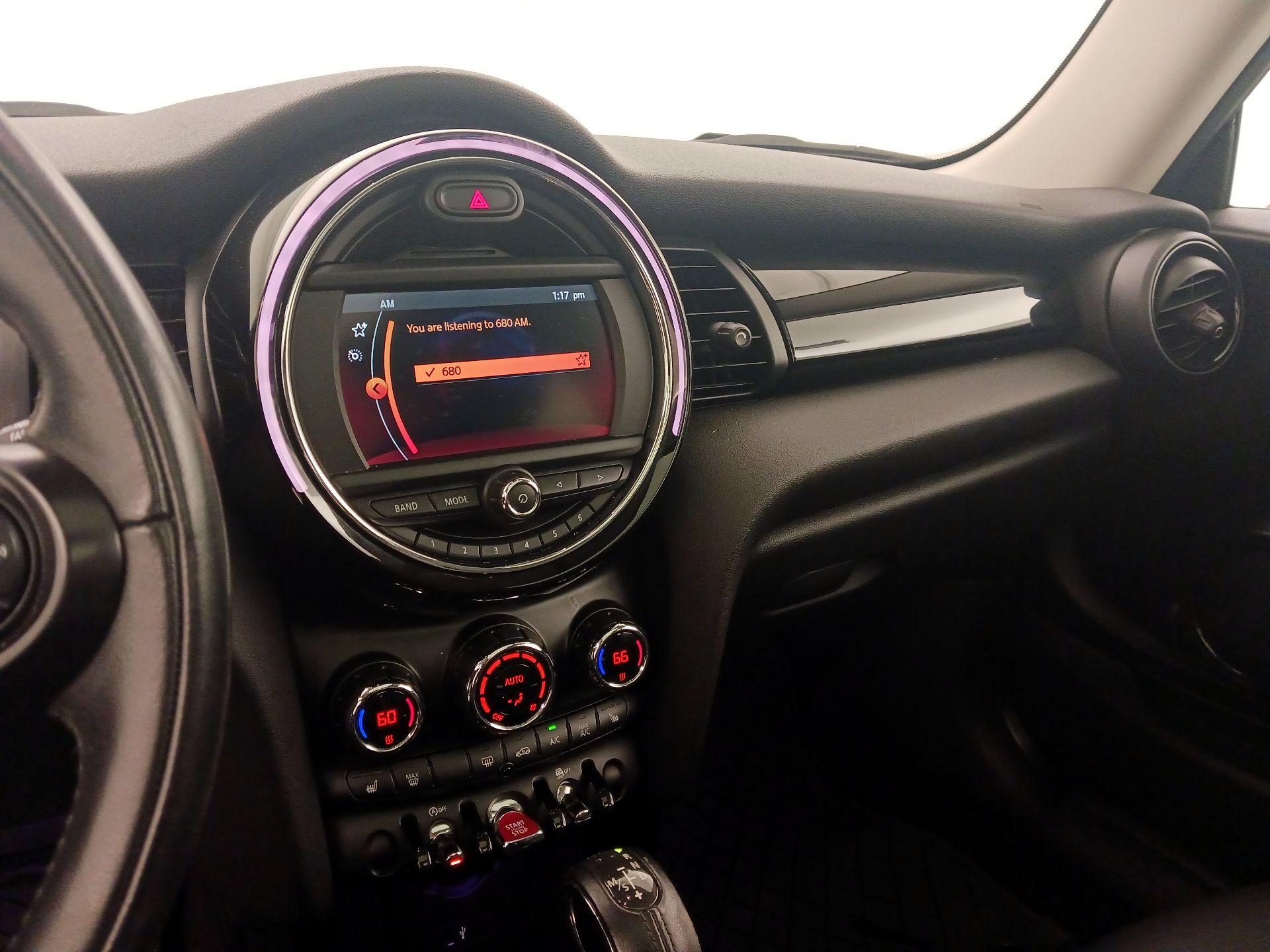 Thumbnail: 2019 MINI Cooper Hardtop - 15