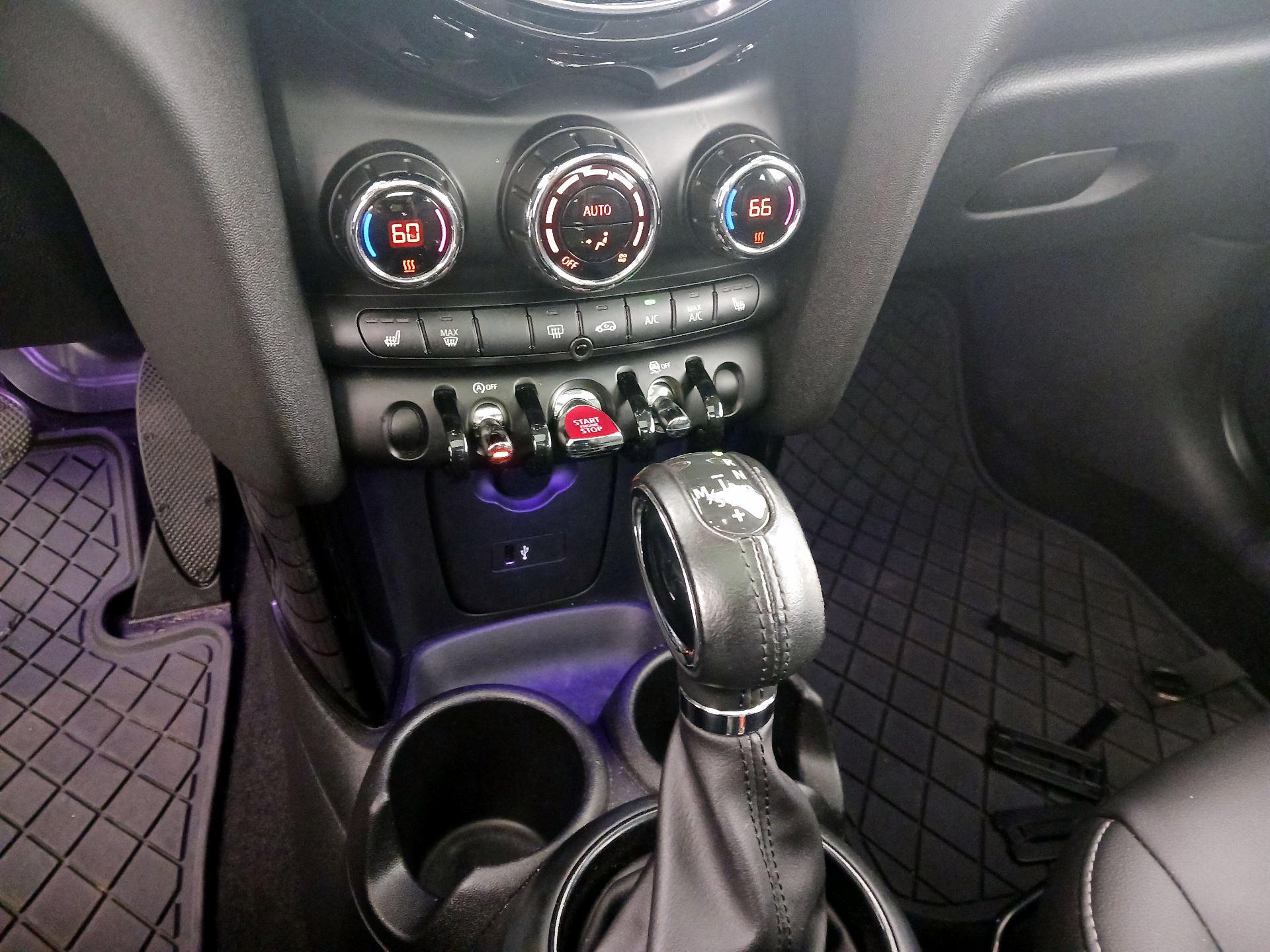 Thumbnail: 2019 MINI Cooper Hardtop - 16