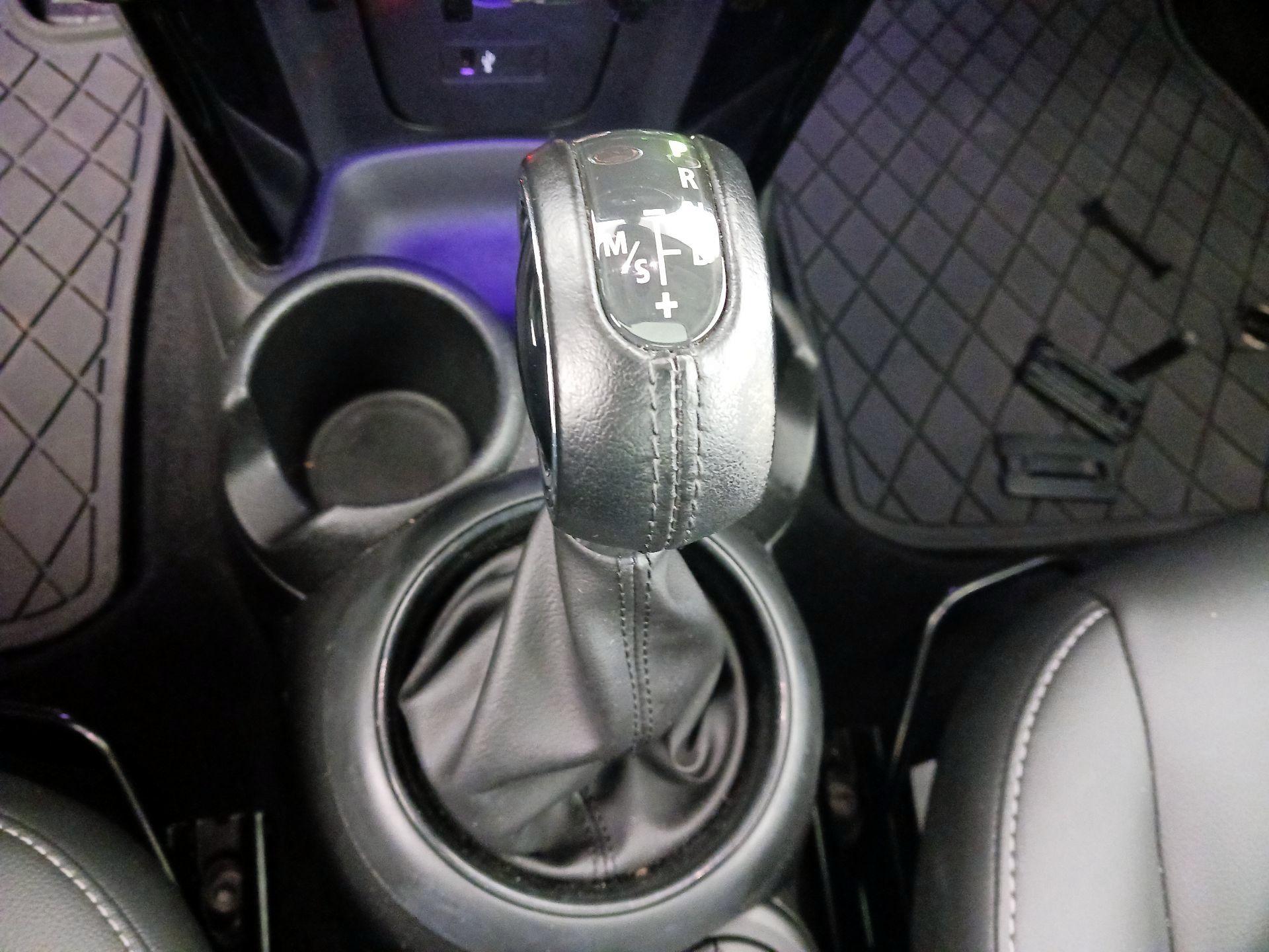 Thumbnail: 2019 MINI Cooper Hardtop - 17