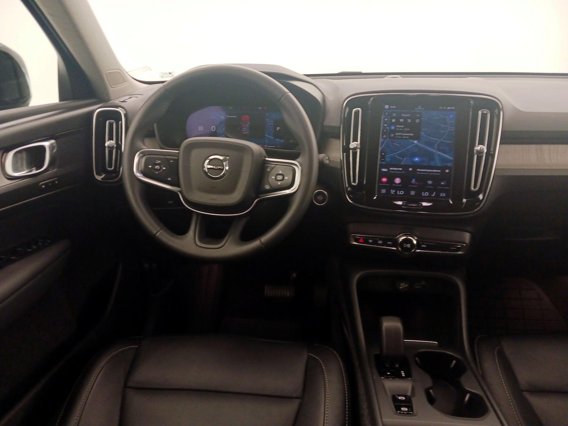 Thumbnail: 2023 Volvo XC40 - 10