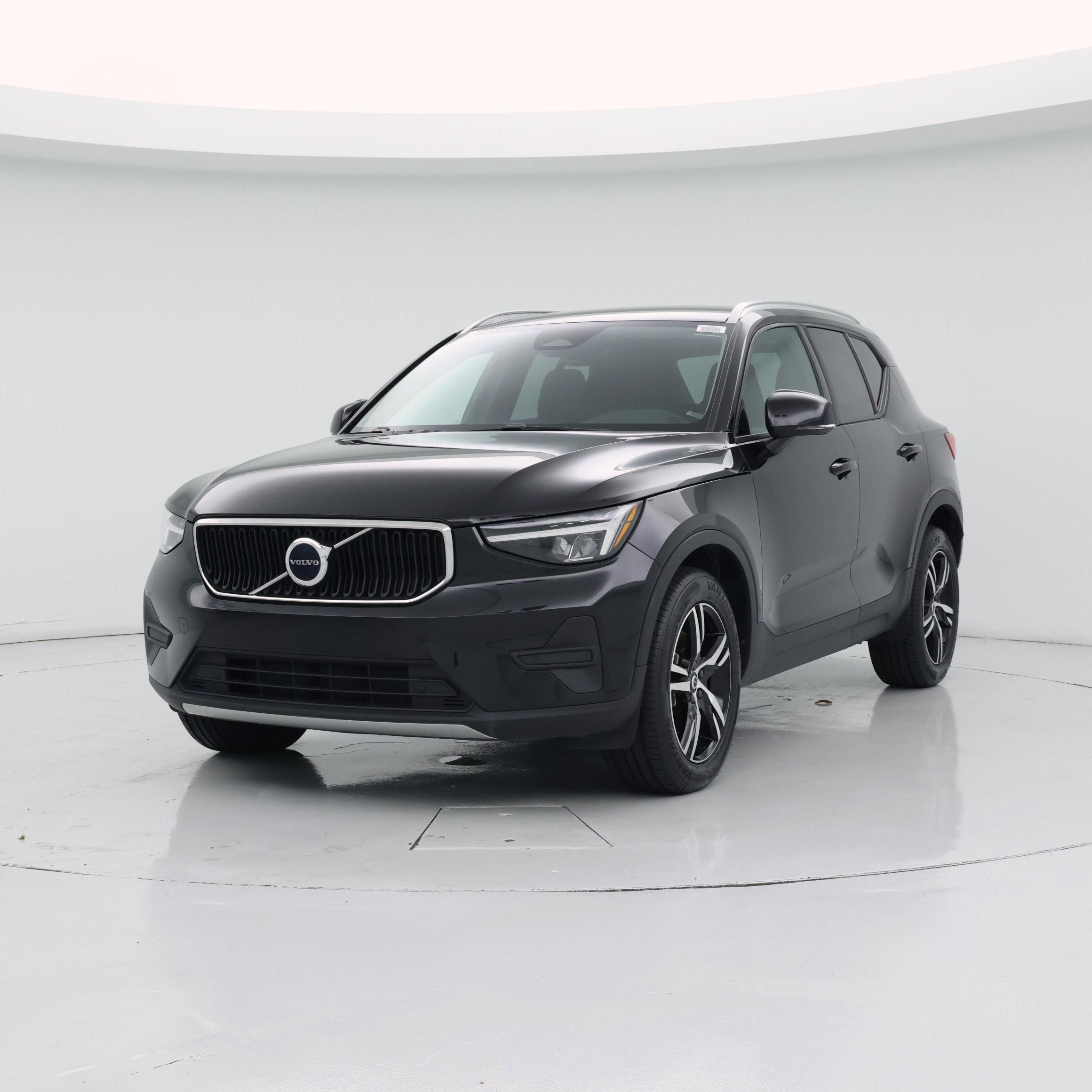 Thumbnail: 2023 Volvo XC40 - 4
