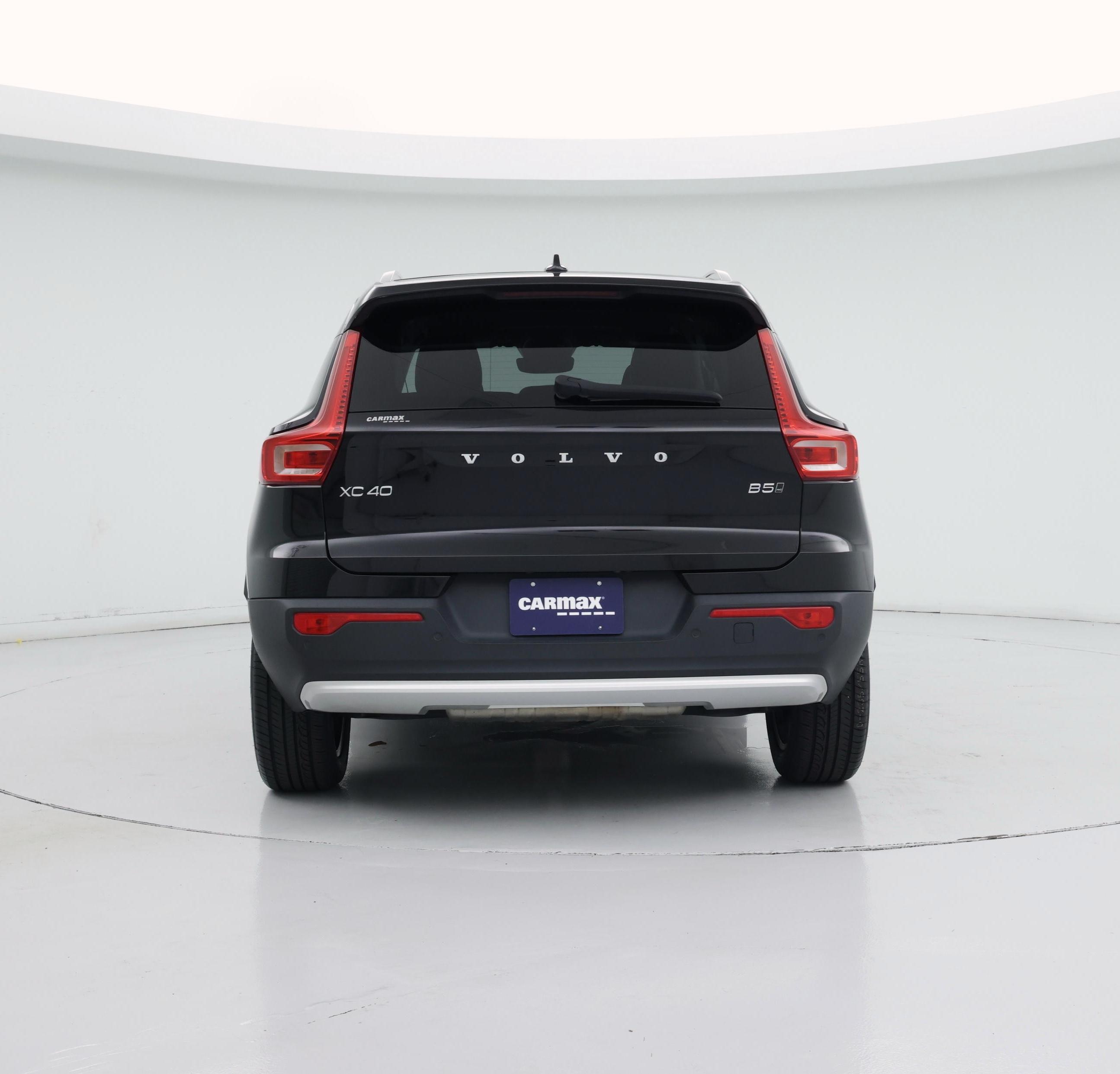 Thumbnail: 2023 Volvo XC40 - 6