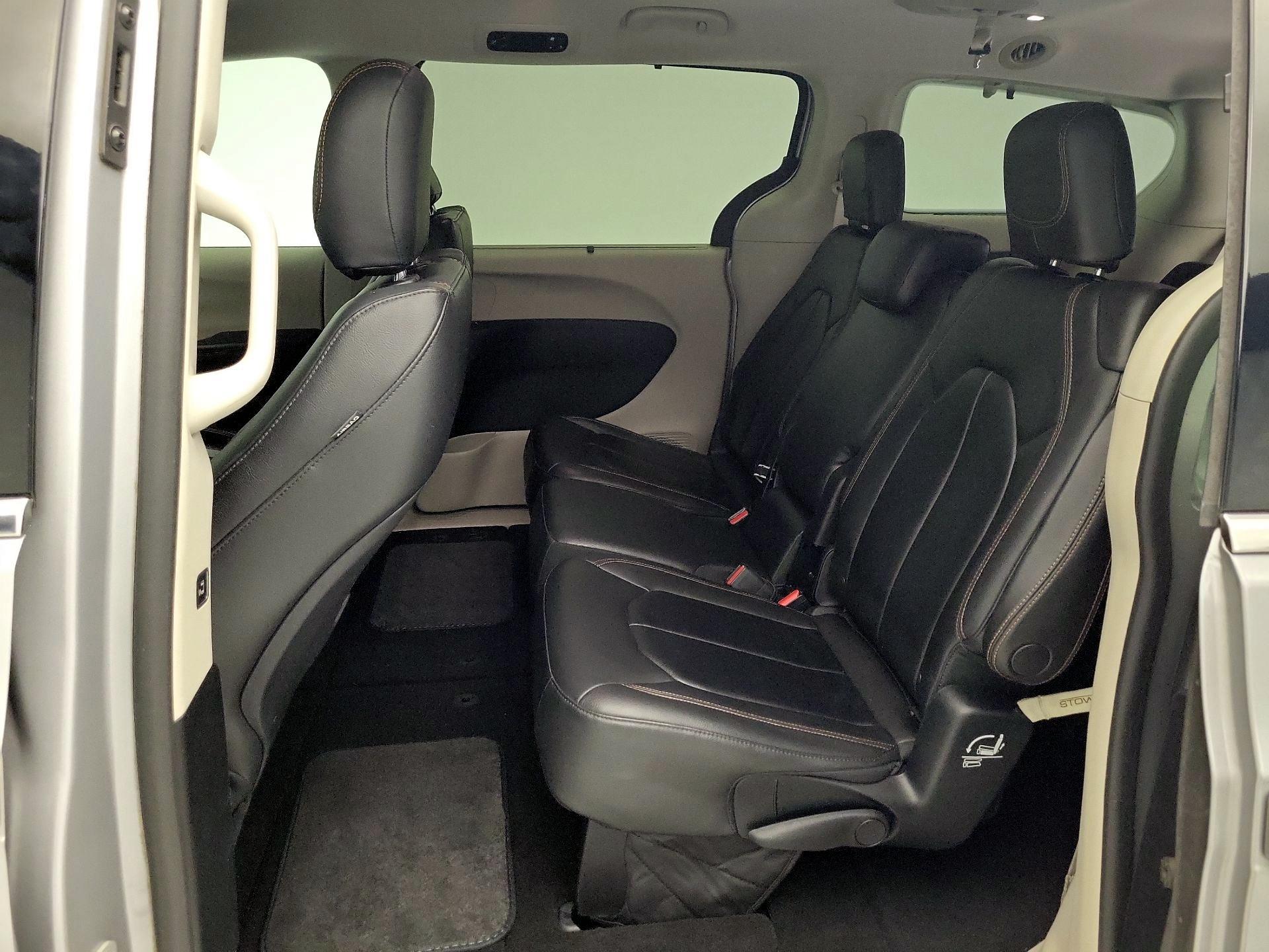 Thumbnail: 2017 Chrysler Pacifica - 19