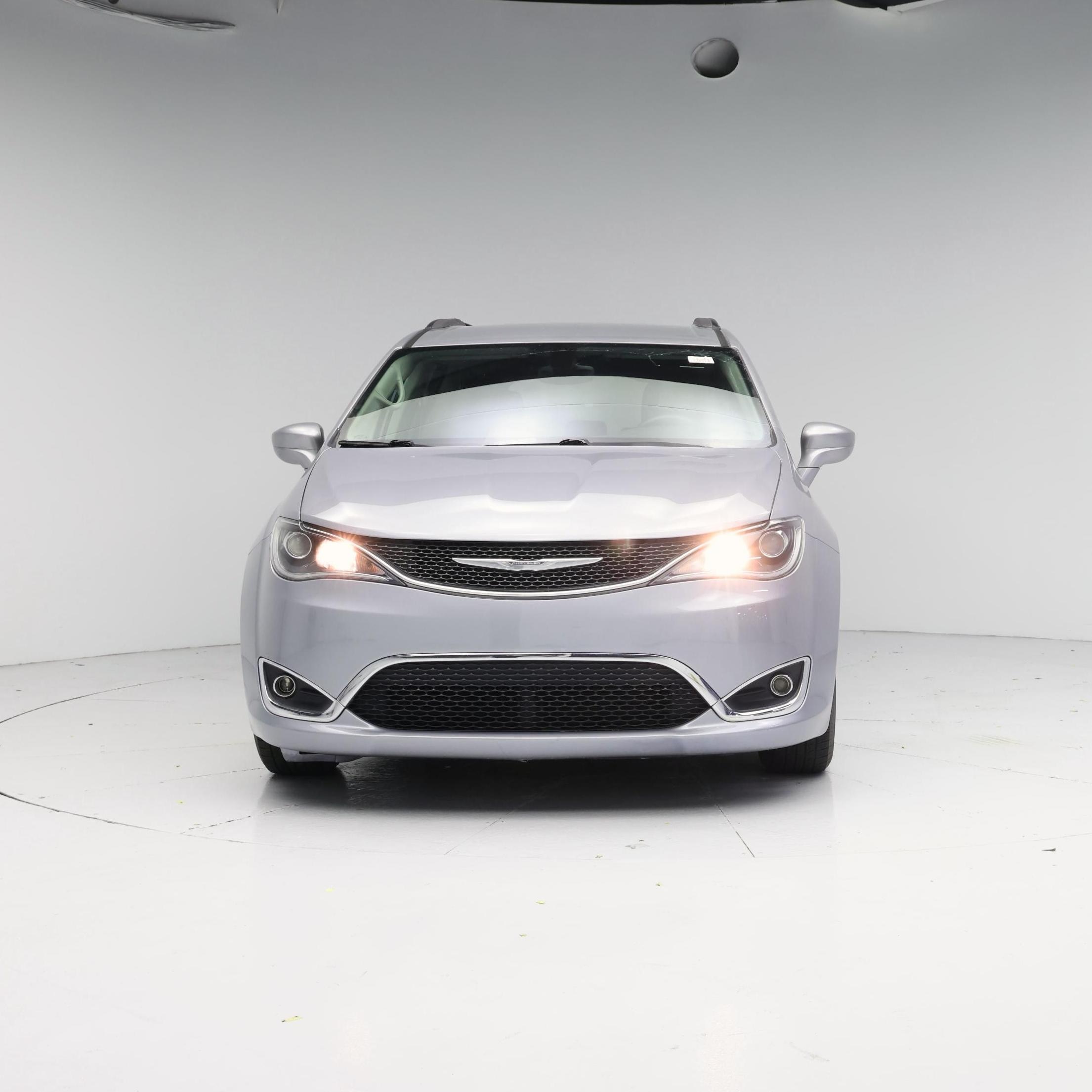 Thumbnail: 2017 Chrysler Pacifica - 5