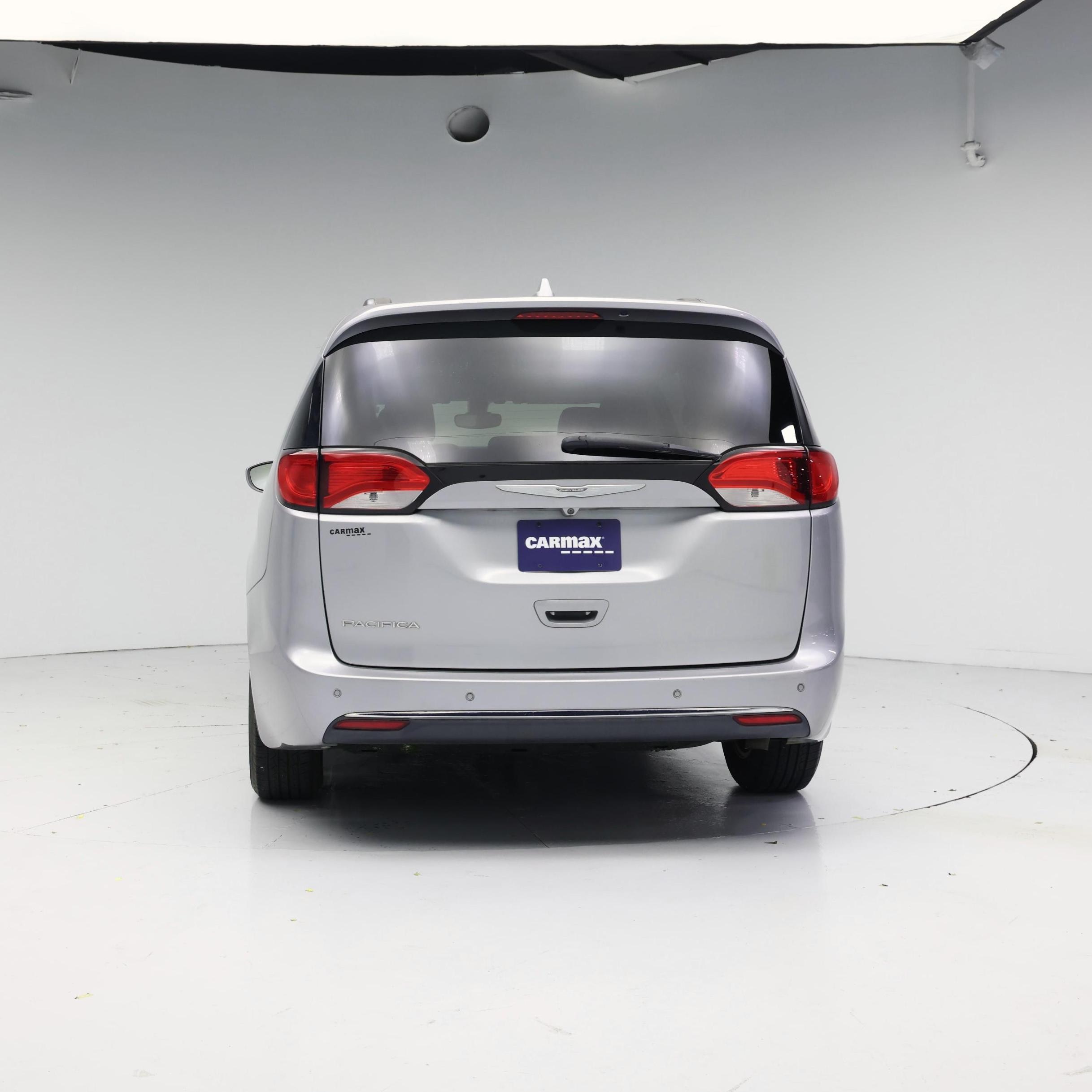 Thumbnail: 2017 Chrysler Pacifica - 6