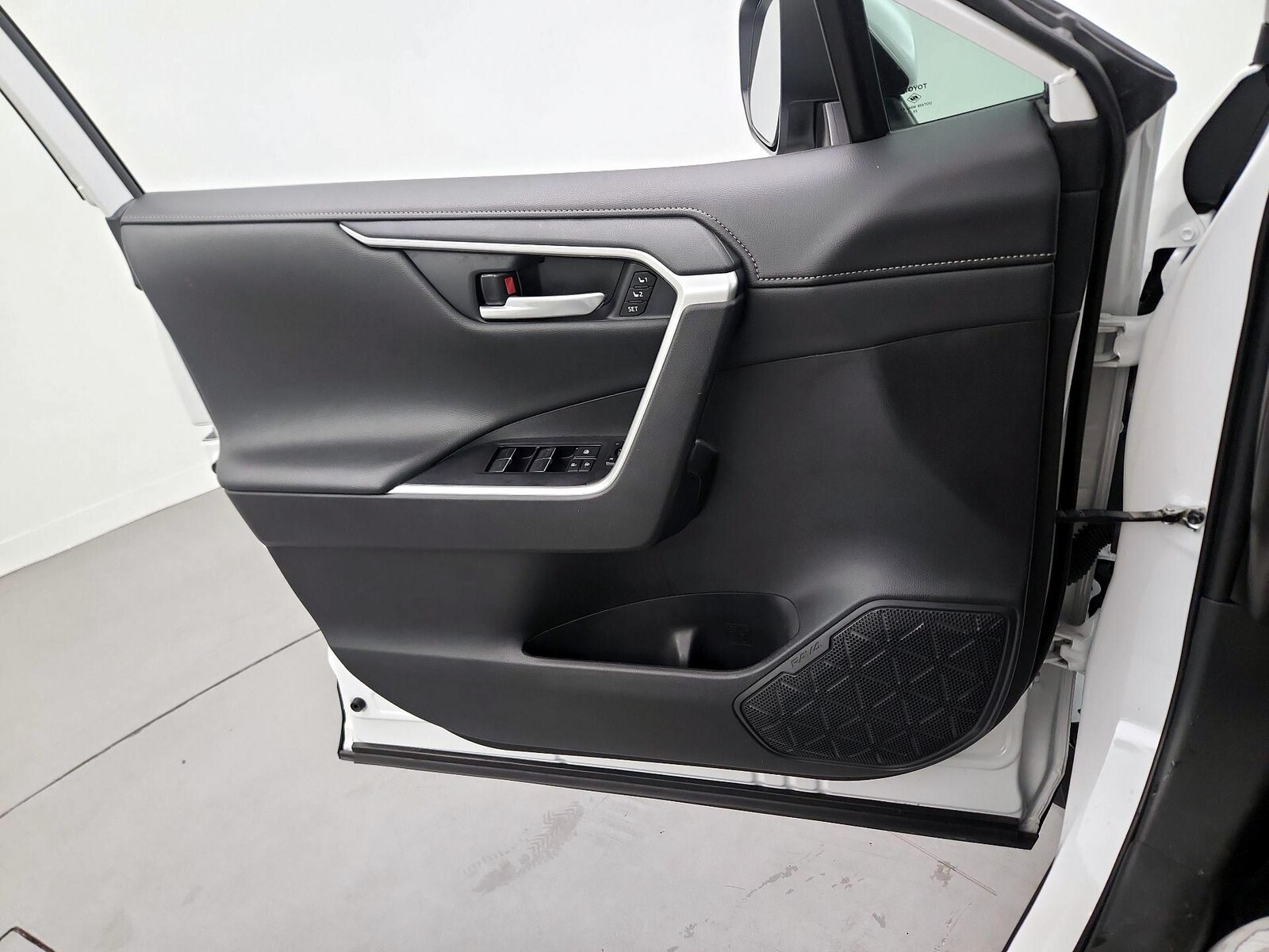 2025 Toyota RAV4 Limited - Photo 13