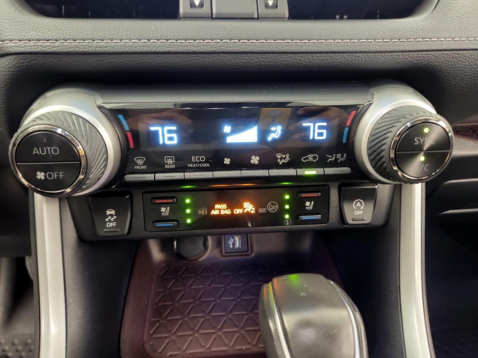 2025 Toyota RAV4 Limited - Photo 17