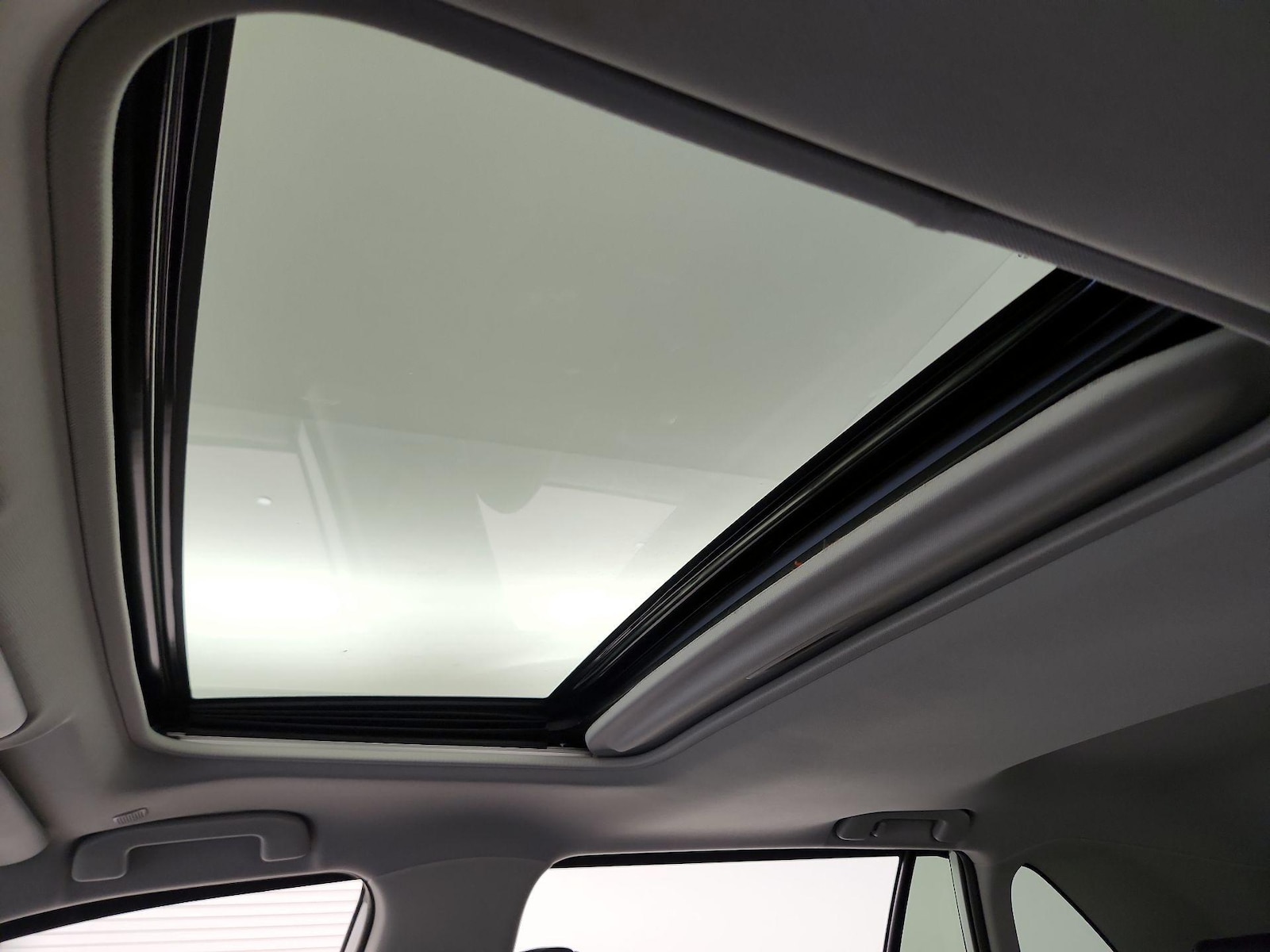2025 Toyota RAV4 Limited - Photo 20