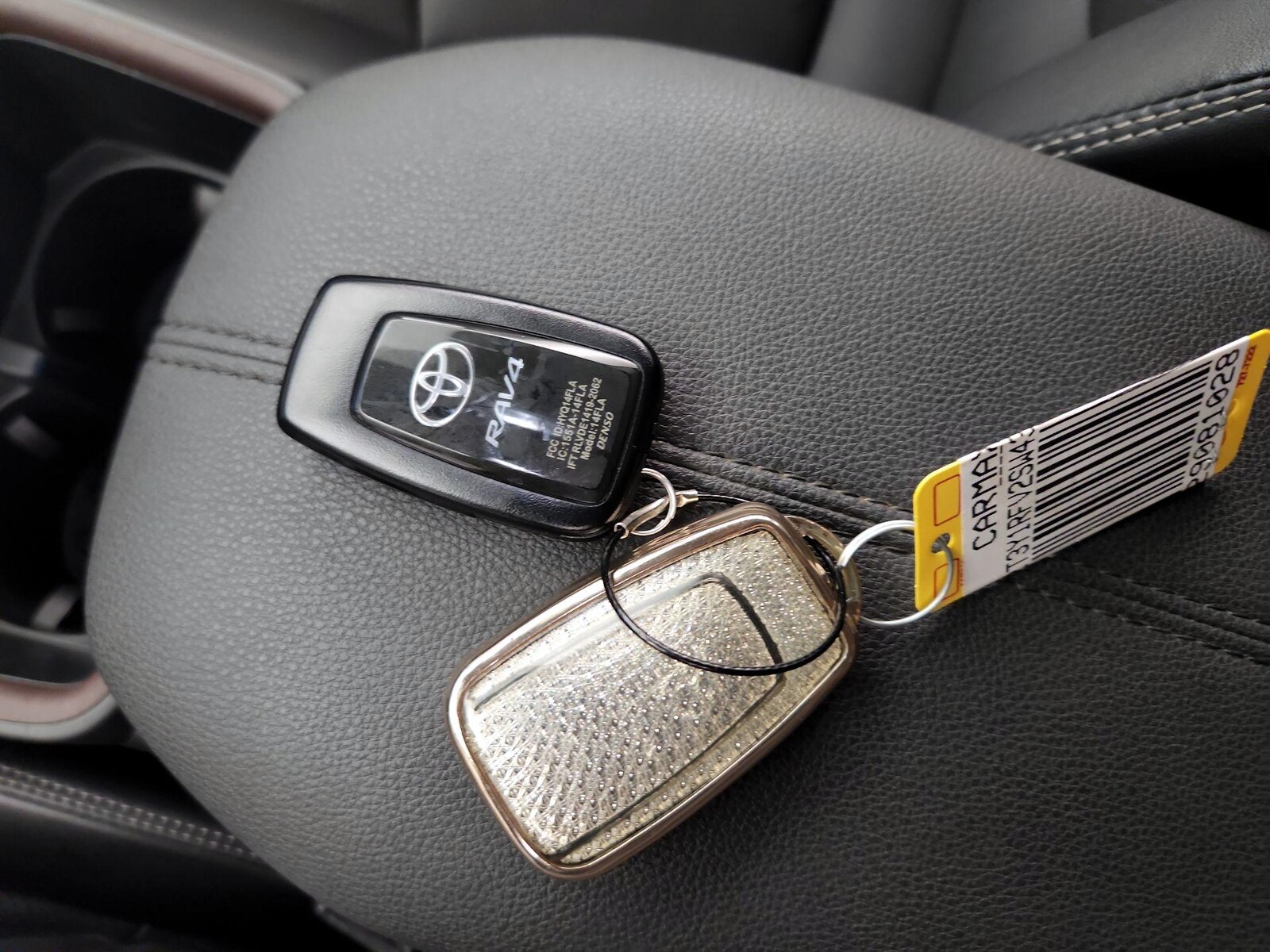 2025 Toyota RAV4 Limited - Photo 24