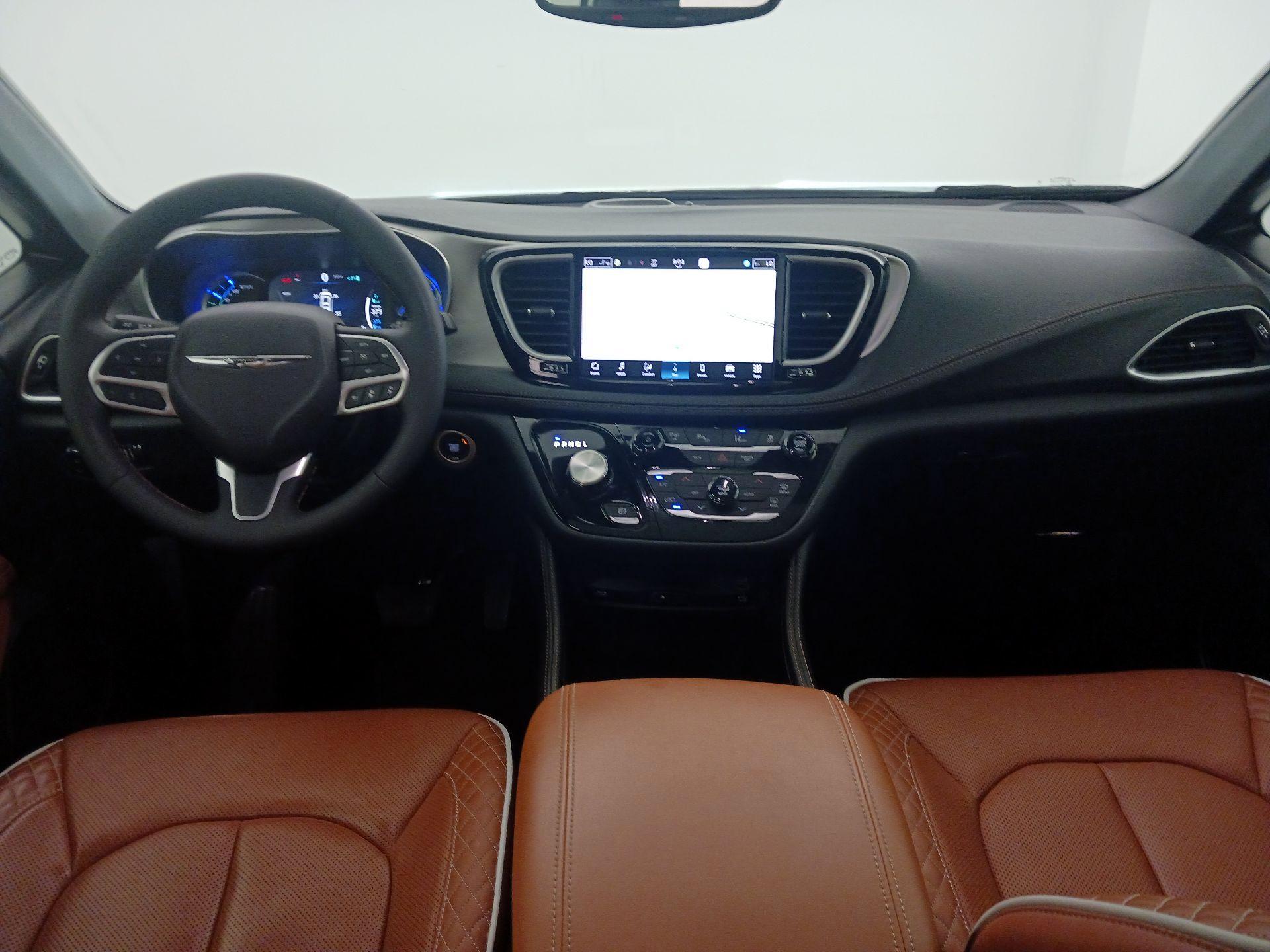 Thumbnail: 2024 Chrysler Pacifica - 9