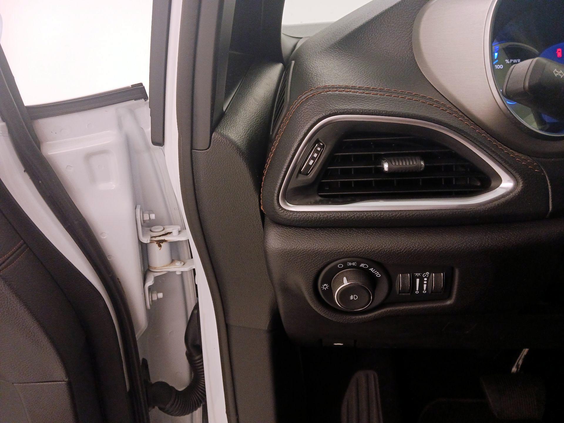 Thumbnail: 2024 Chrysler Pacifica - 13
