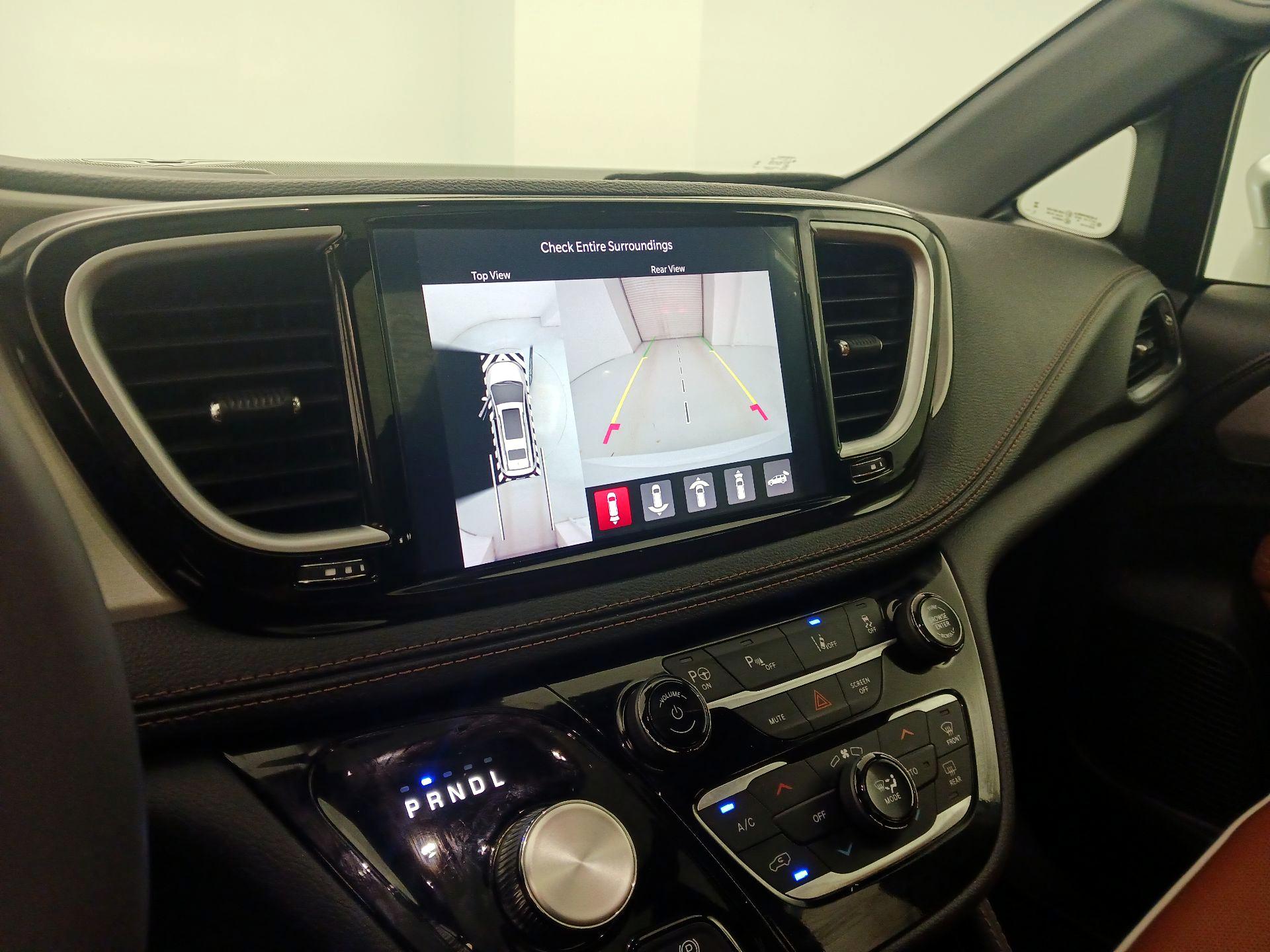 Thumbnail: 2024 Chrysler Pacifica - 15