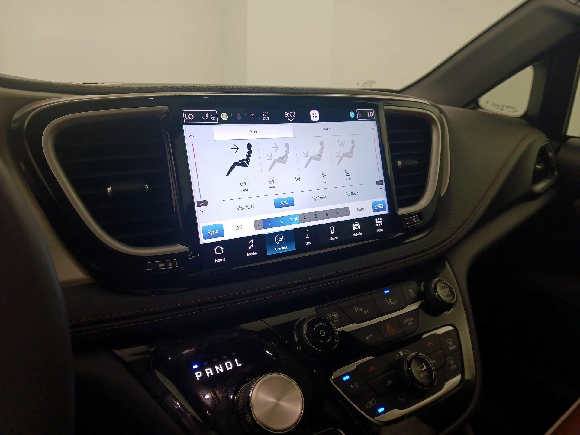 Thumbnail: 2024 Chrysler Pacifica - 17