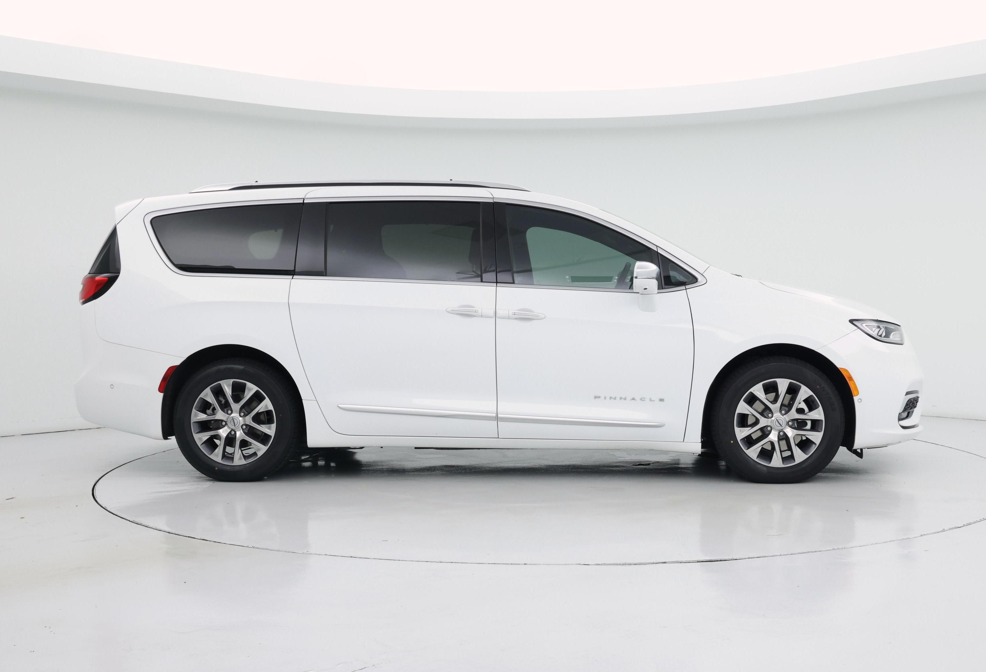 Thumbnail: 2024 Chrysler Pacifica - 7