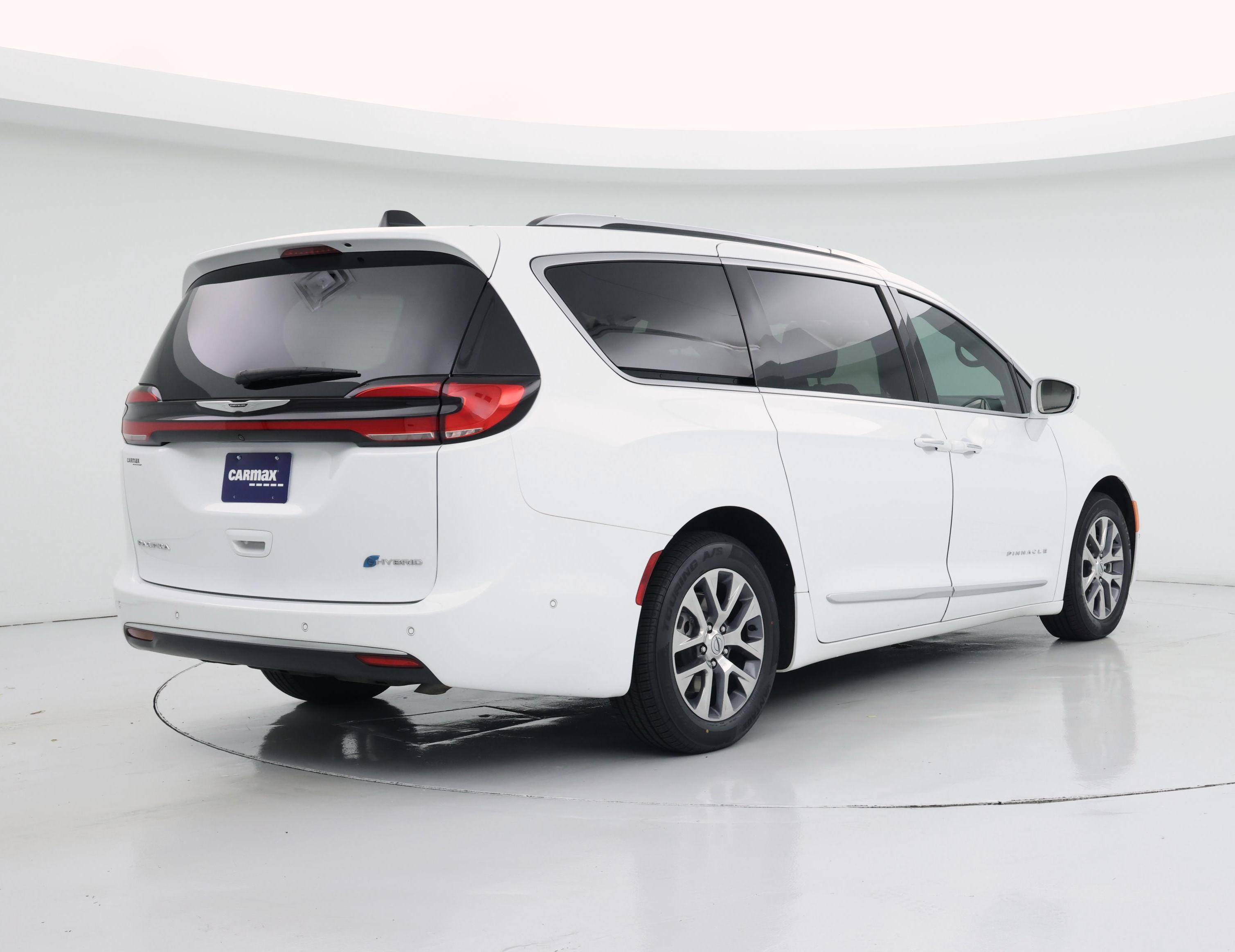 Thumbnail: 2024 Chrysler Pacifica - 8