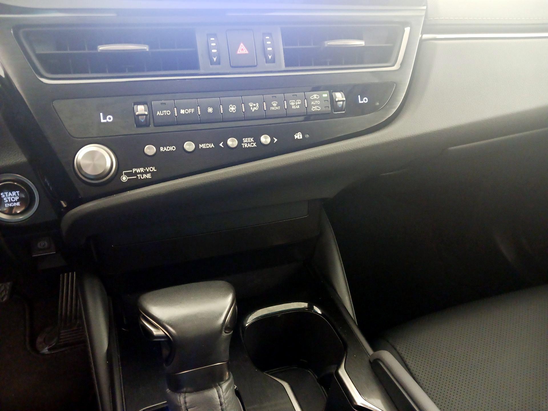Thumbnail: 2023 Lexus ES - 16