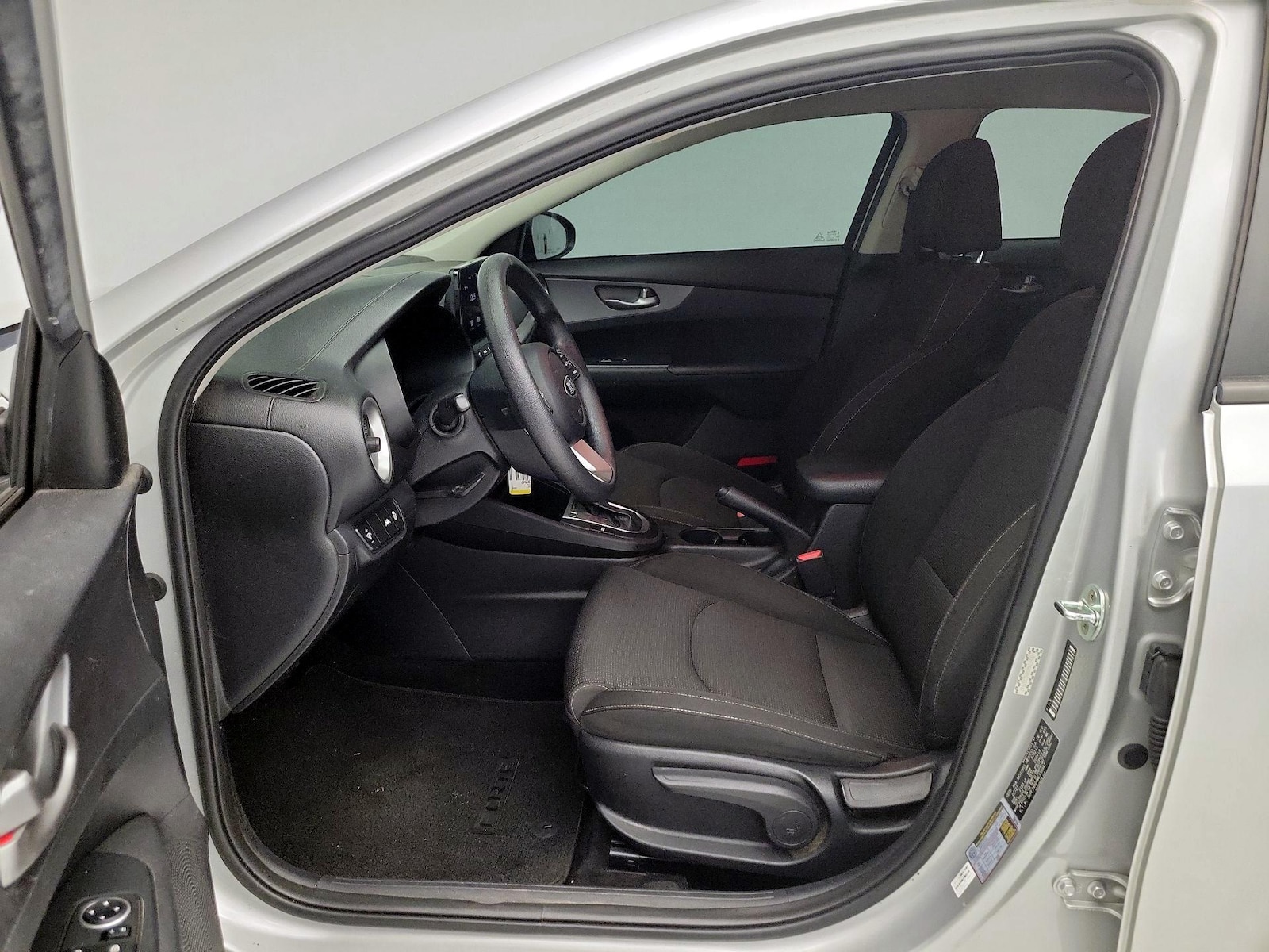 2021 Kia Forte LXS - Photo 12